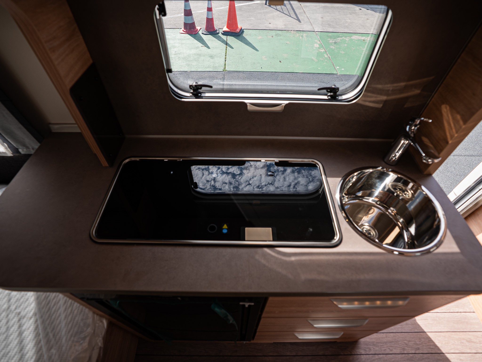 KNAUS SUDWIND 500 EU Black Selection