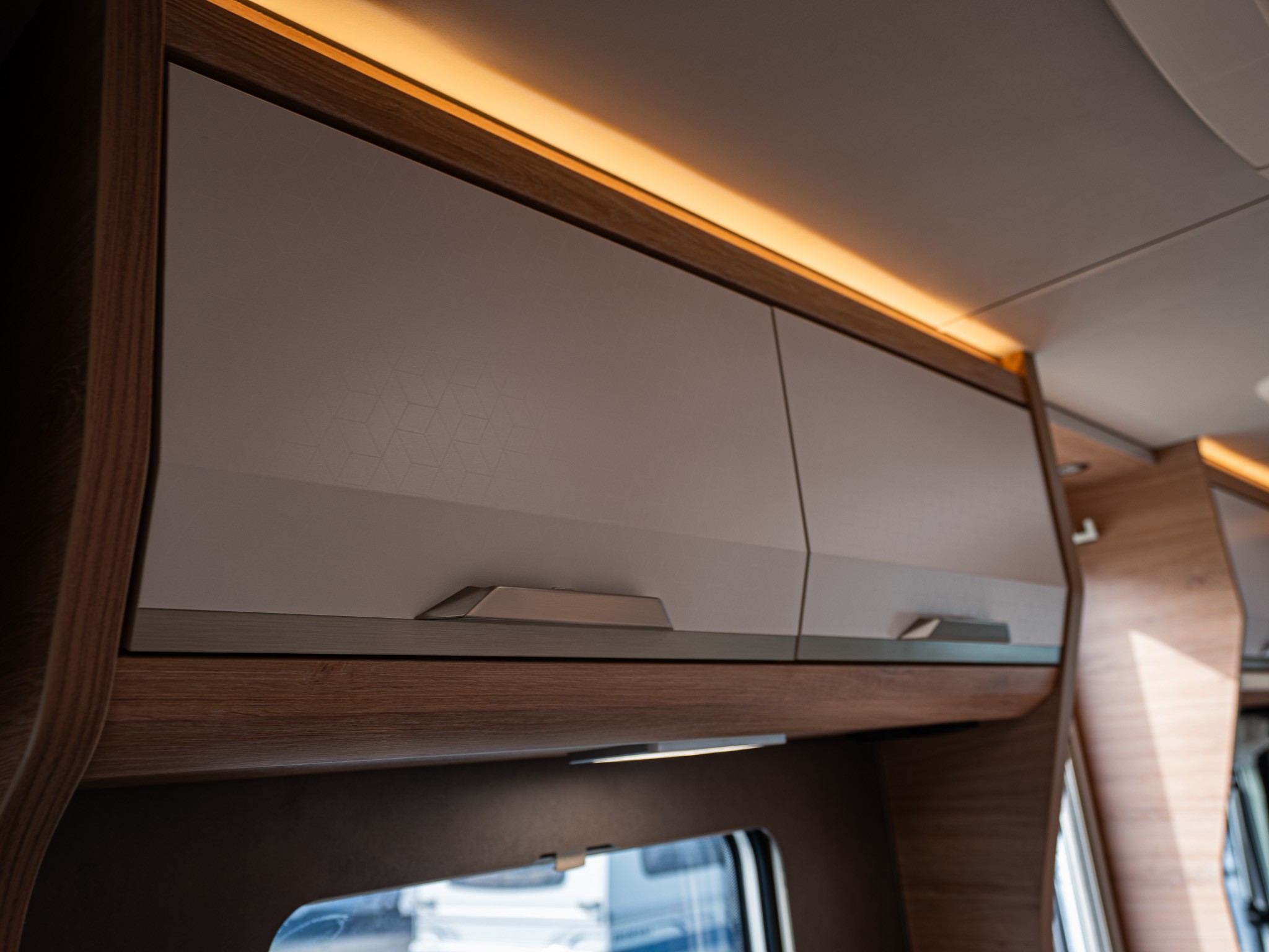 KNAUS SUDWIND 500 EU Black Selection