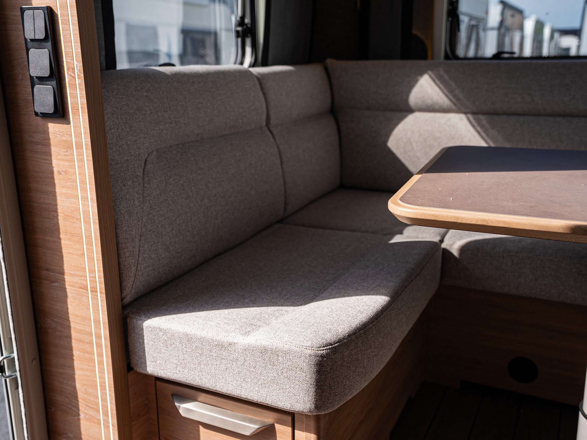 KNAUS SUDWIND 450 FU Black Selection