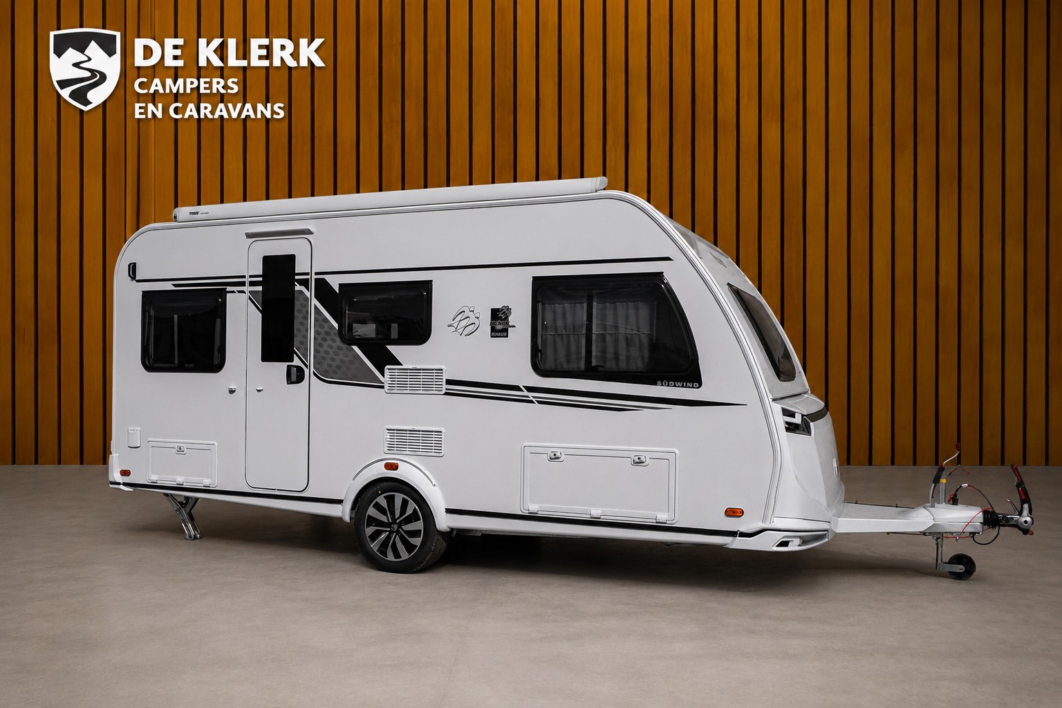 KNAUS SUDWIND 460 EU Black Selection