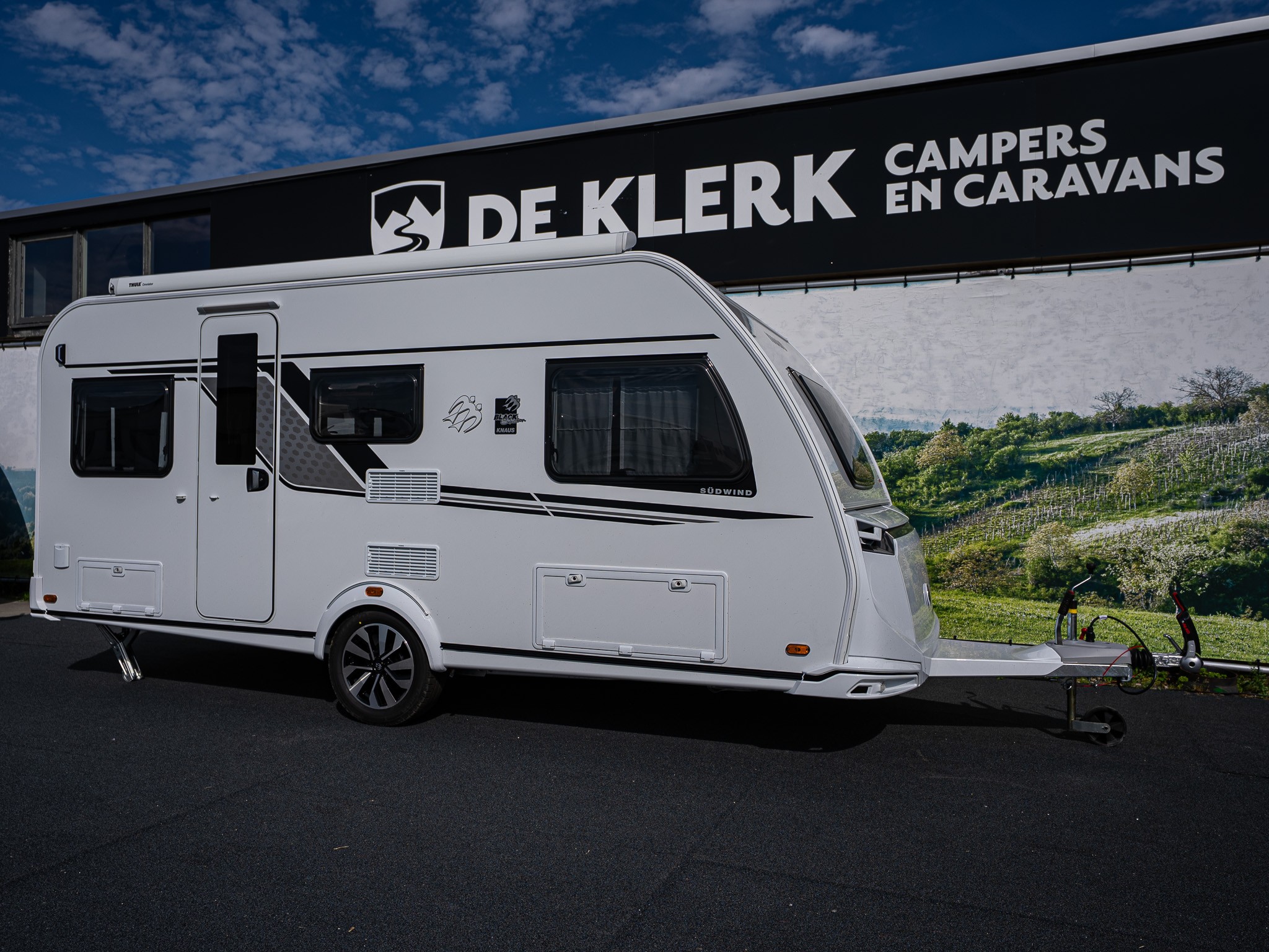 KNAUS SUDWIND 460 EU Black Selection