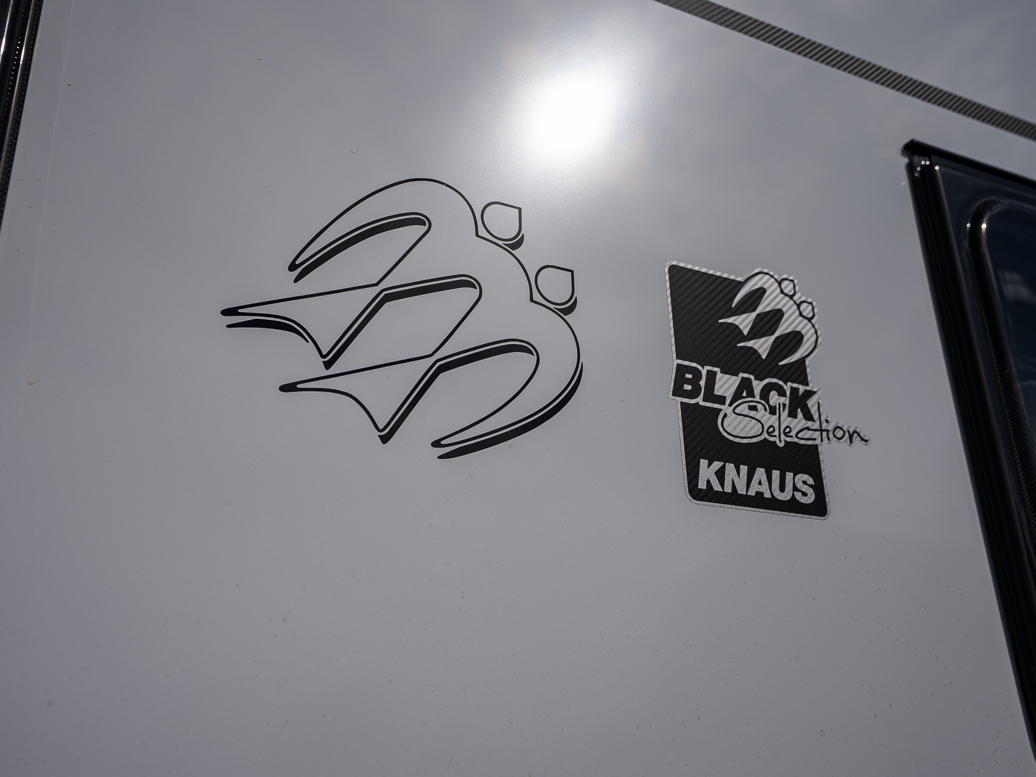 KNAUS SUDWIND 460 EU Black Selection