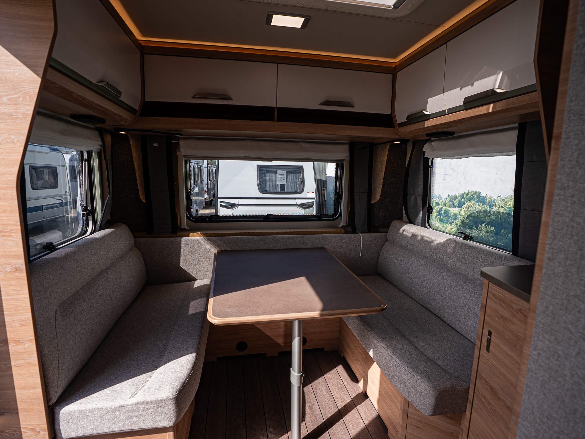 KNAUS SUDWIND 460 EU Black Selection