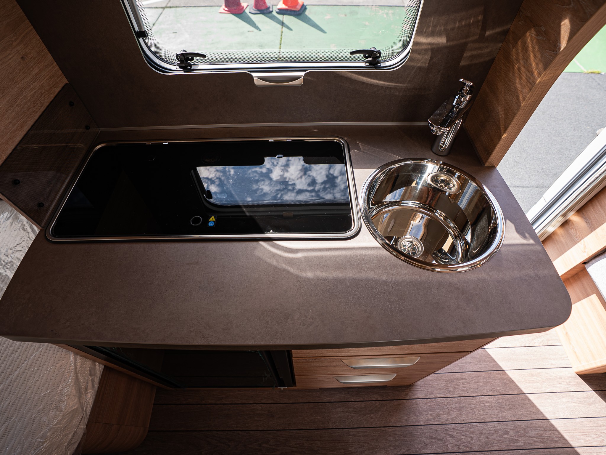 KNAUS SUDWIND 460 EU Black Selection