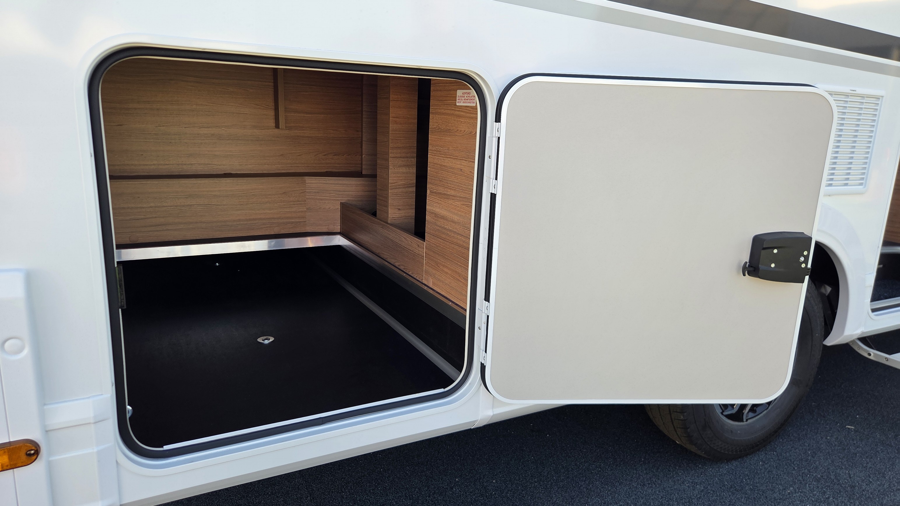 WEINSBERG CaraSuite 650 MF EDITION [SPIC