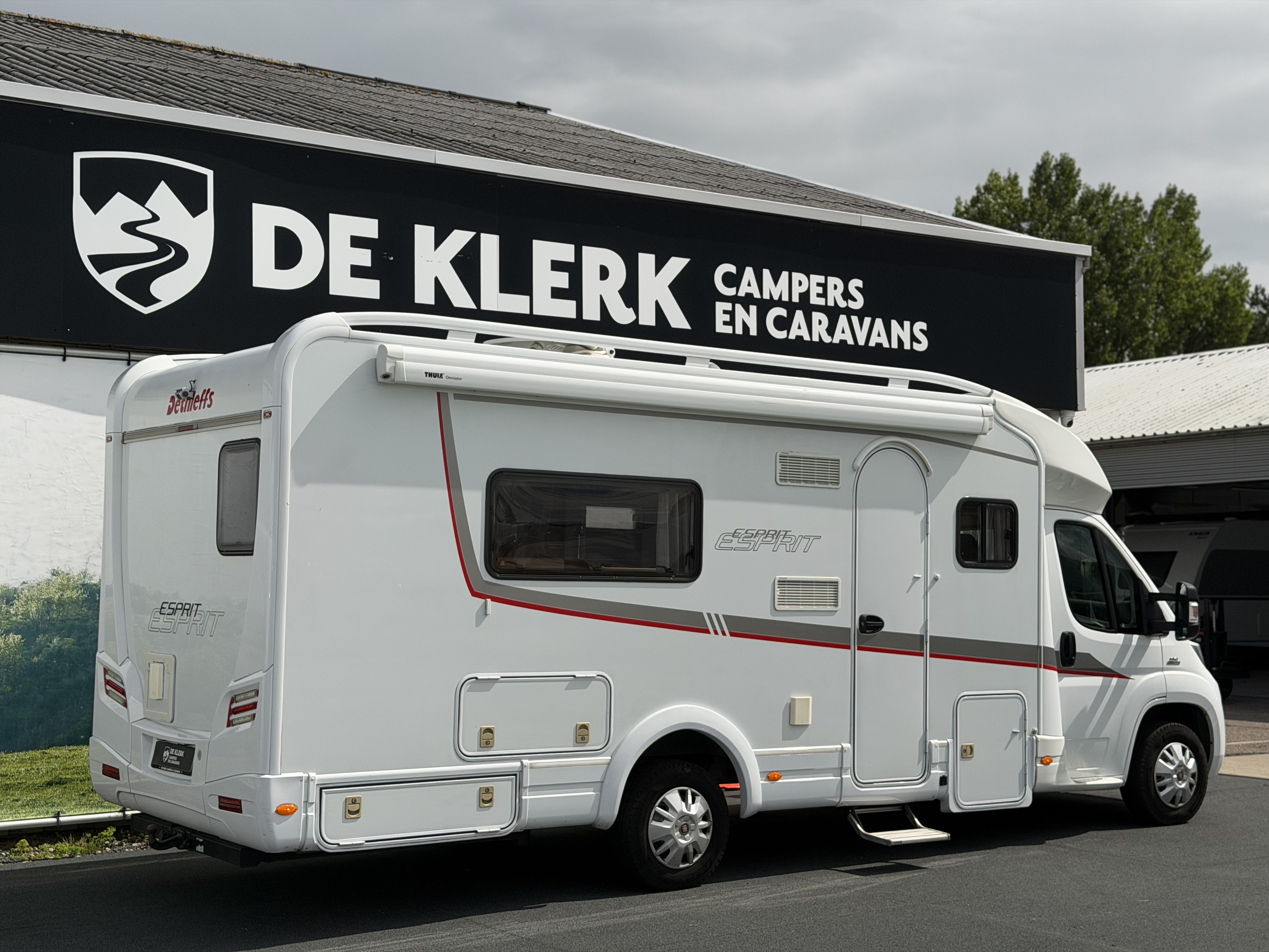 DETHLEFFS ESPRIT T7010 / Gratis Stalling