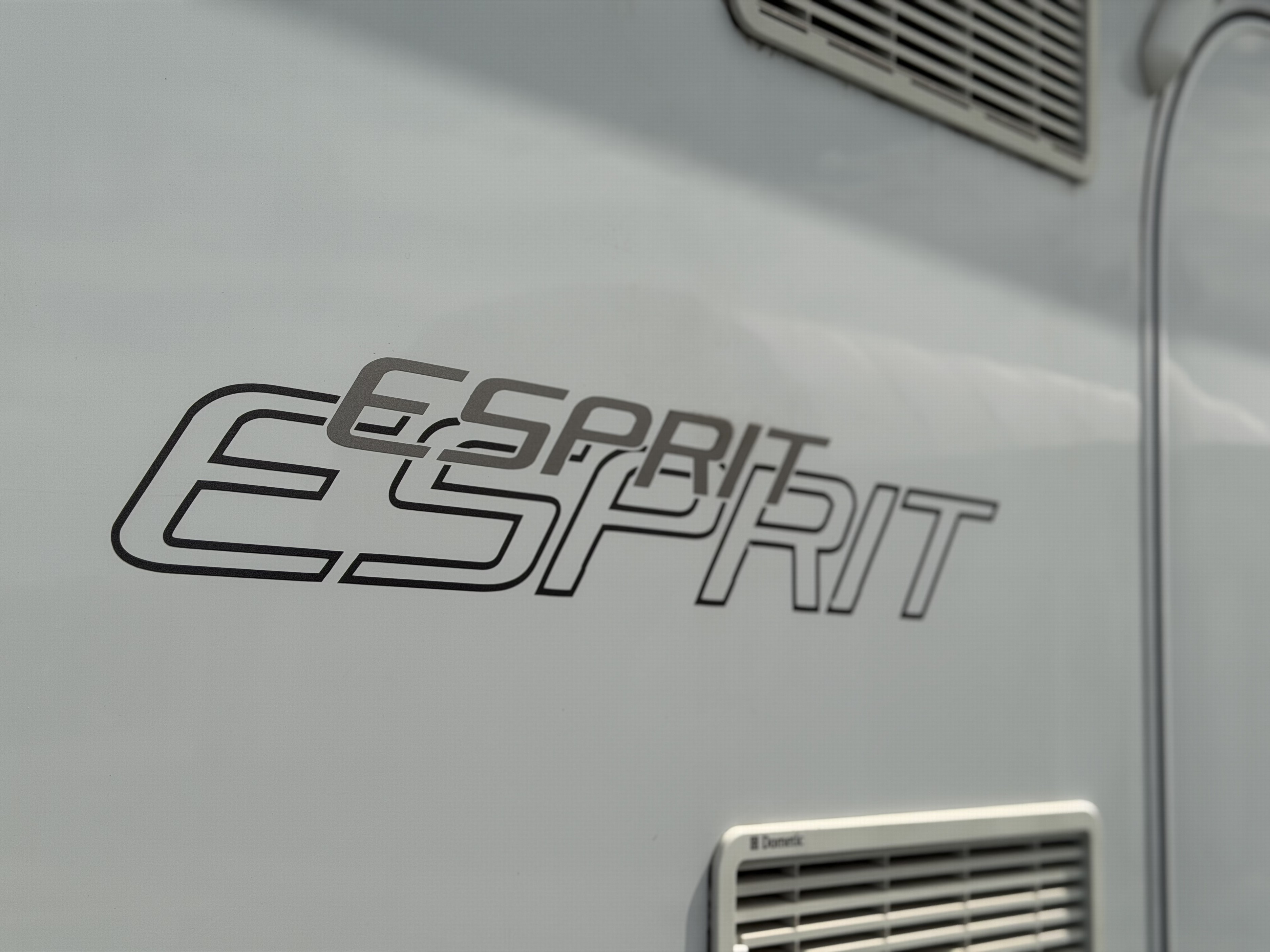 DETHLEFFS ESPRIT T7010 / Gratis Stalling