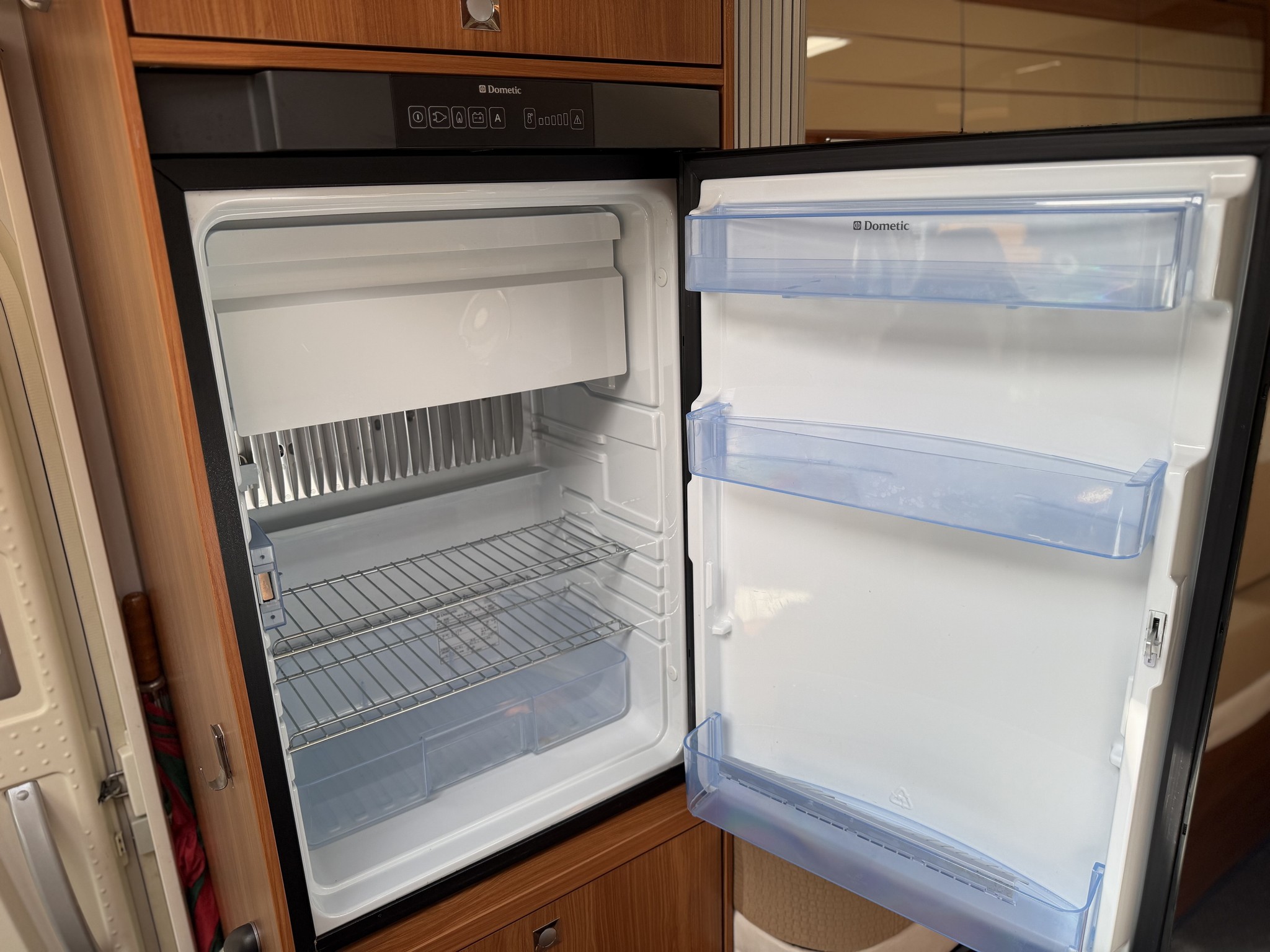 DETHLEFFS ESPRIT T7010 / Gratis Stalling