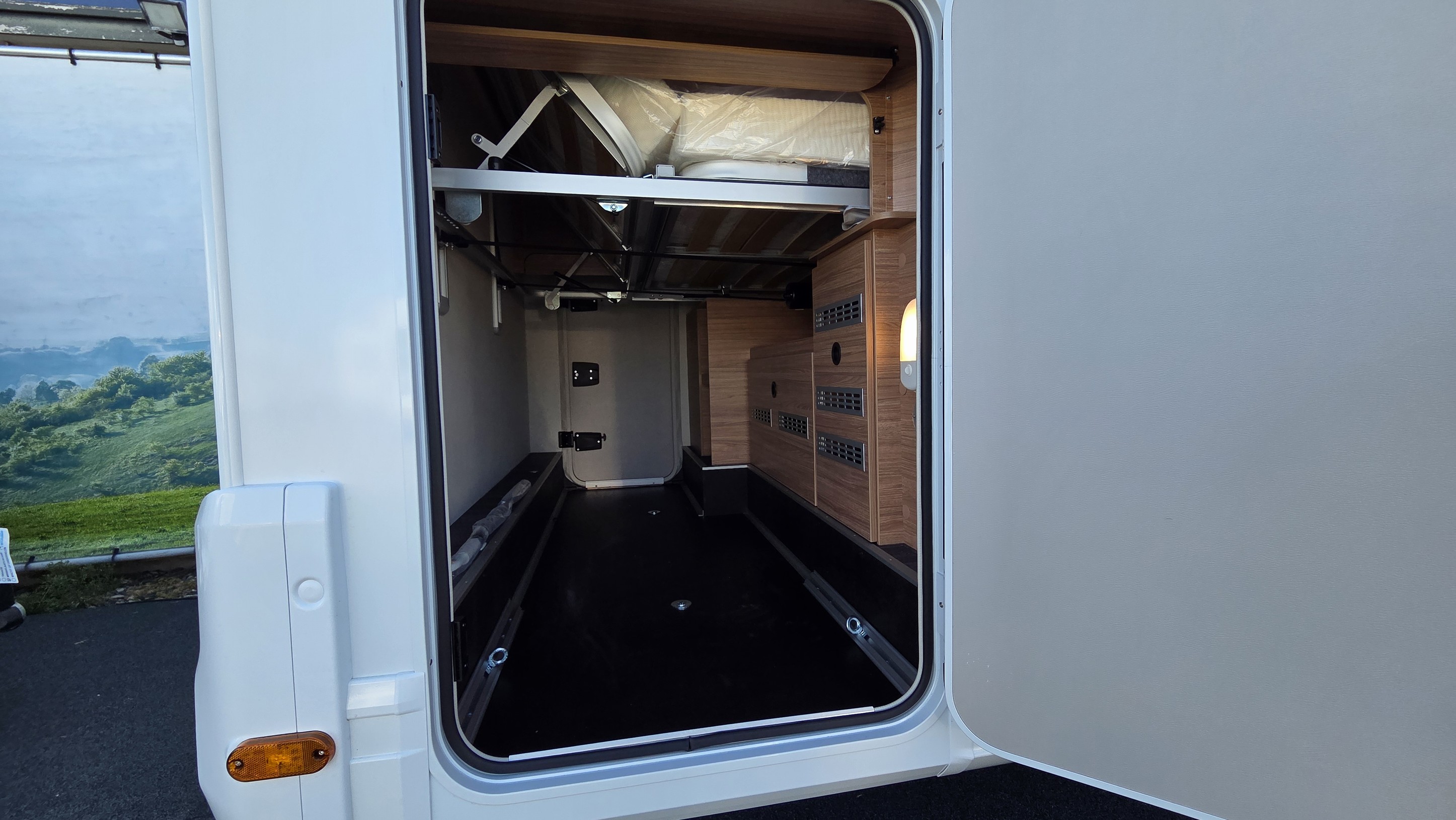 WEINSBERG CARASUITE 700 DX EDITION [SPIC