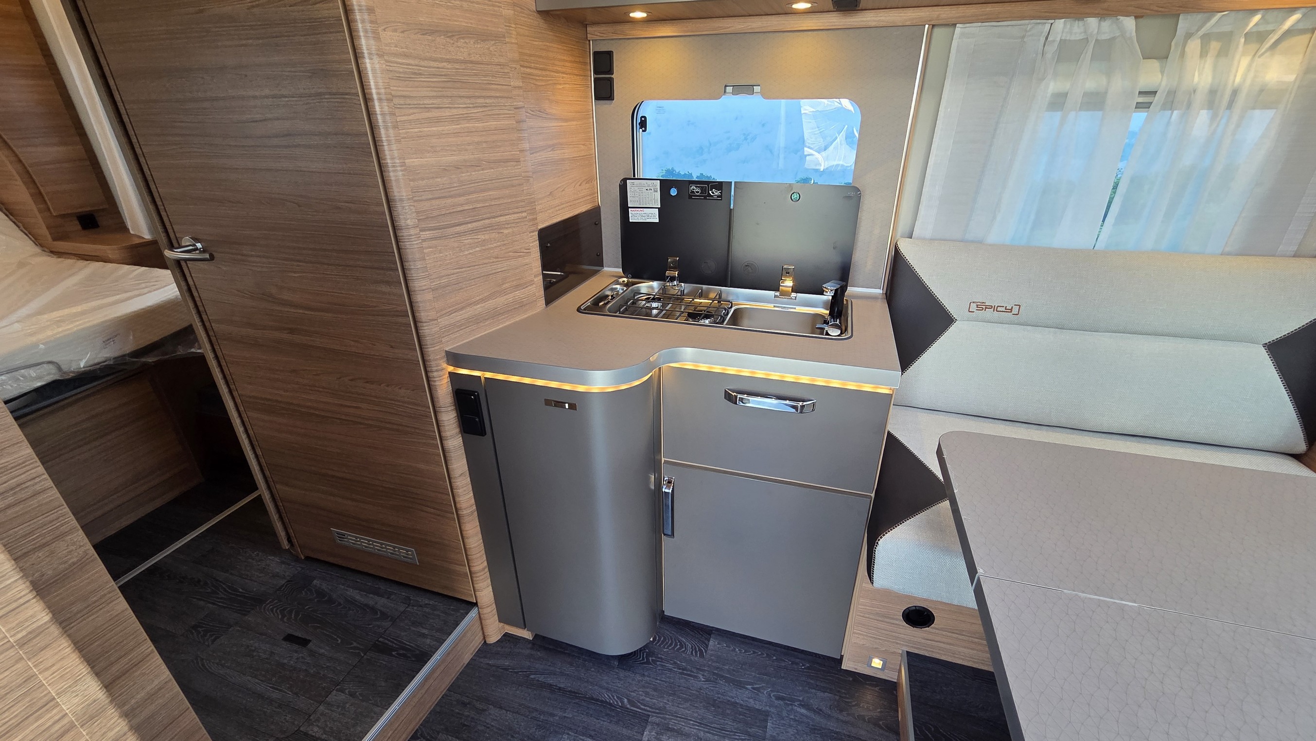WEINSBERG CARASUITE 700 DX EDITION [SPIC