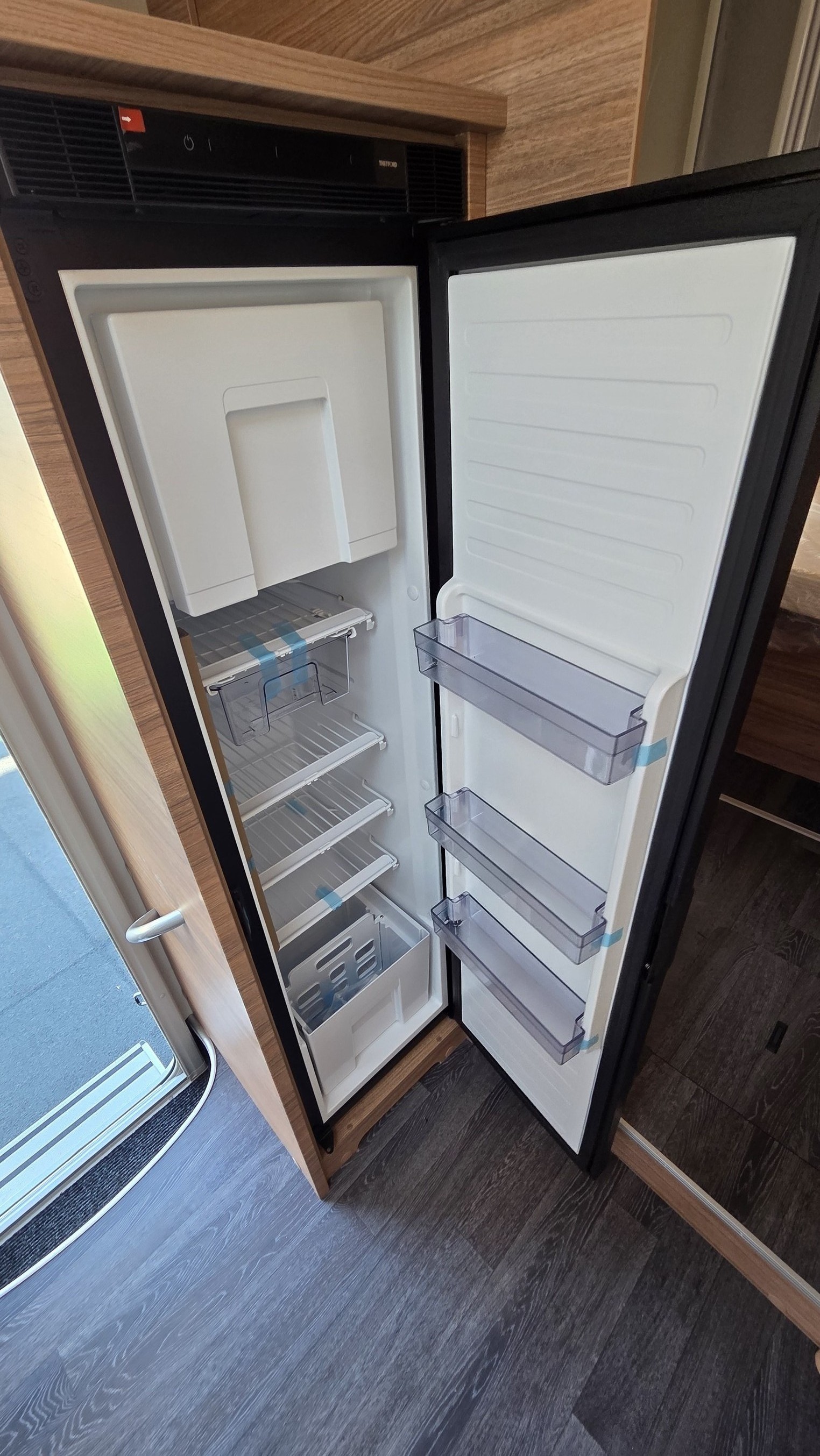 WEINSBERG CARASUITE 700 DX EDITION [SPIC