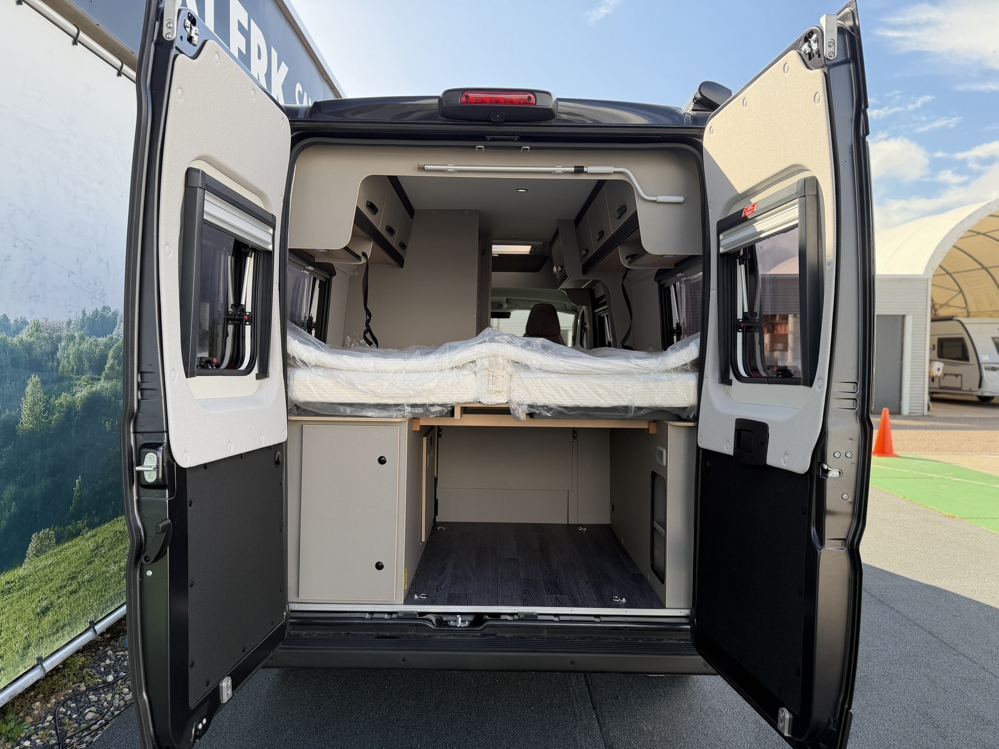 WEINSBERG CARABUS GREY 600 ME EDITION [F