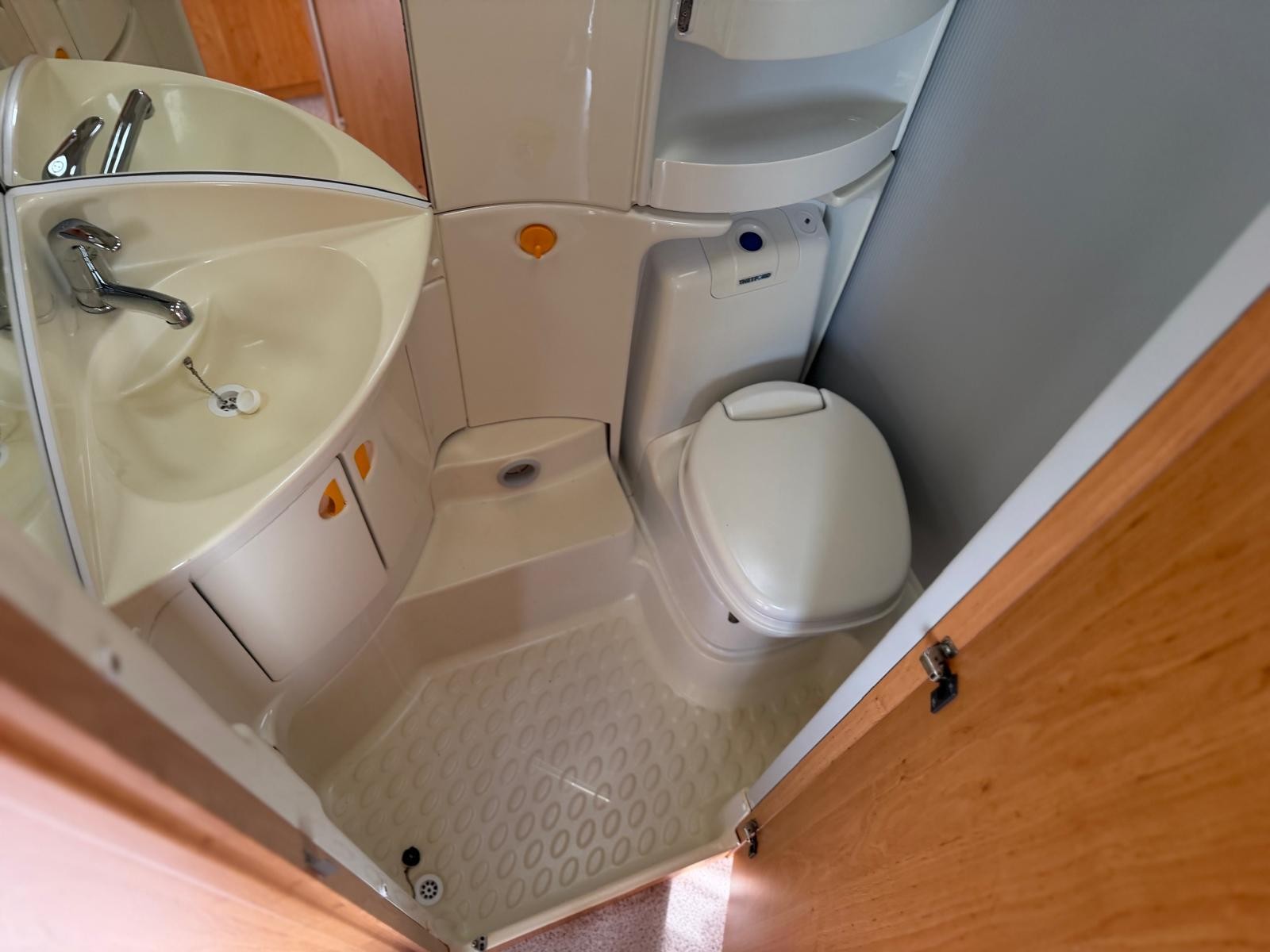 KNAUS BLUE LINE 450 TK