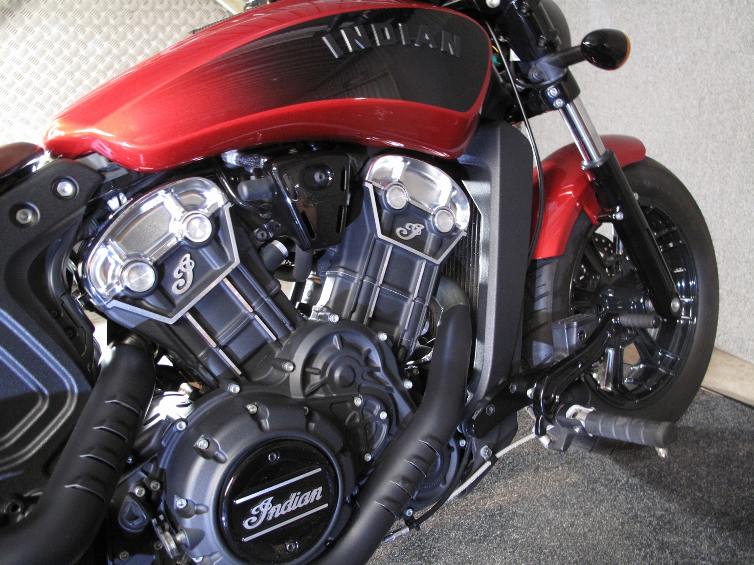 INDIAN - Scout Bobber Net binnen!!