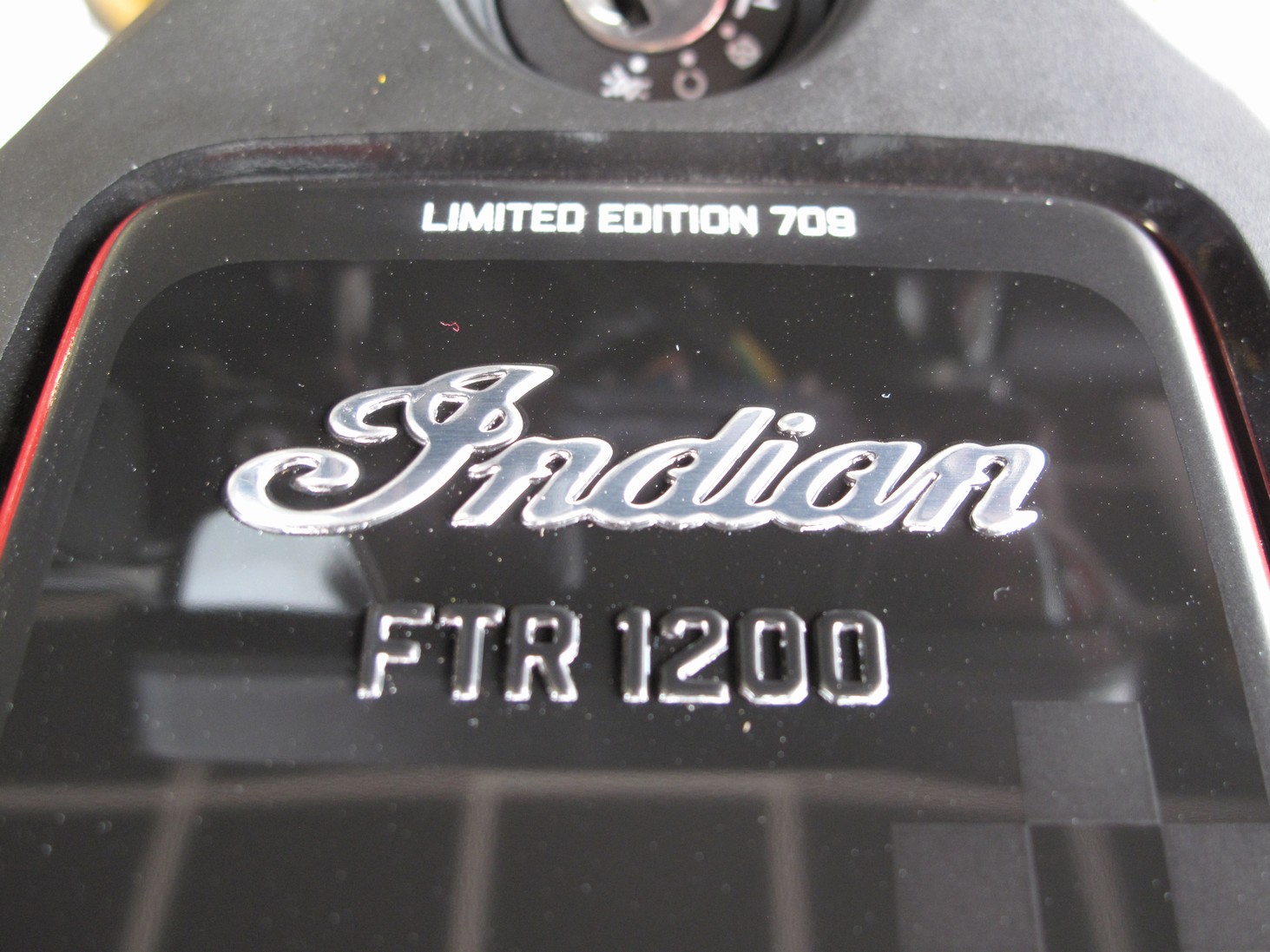 INDIAN - FTR-R Carbon