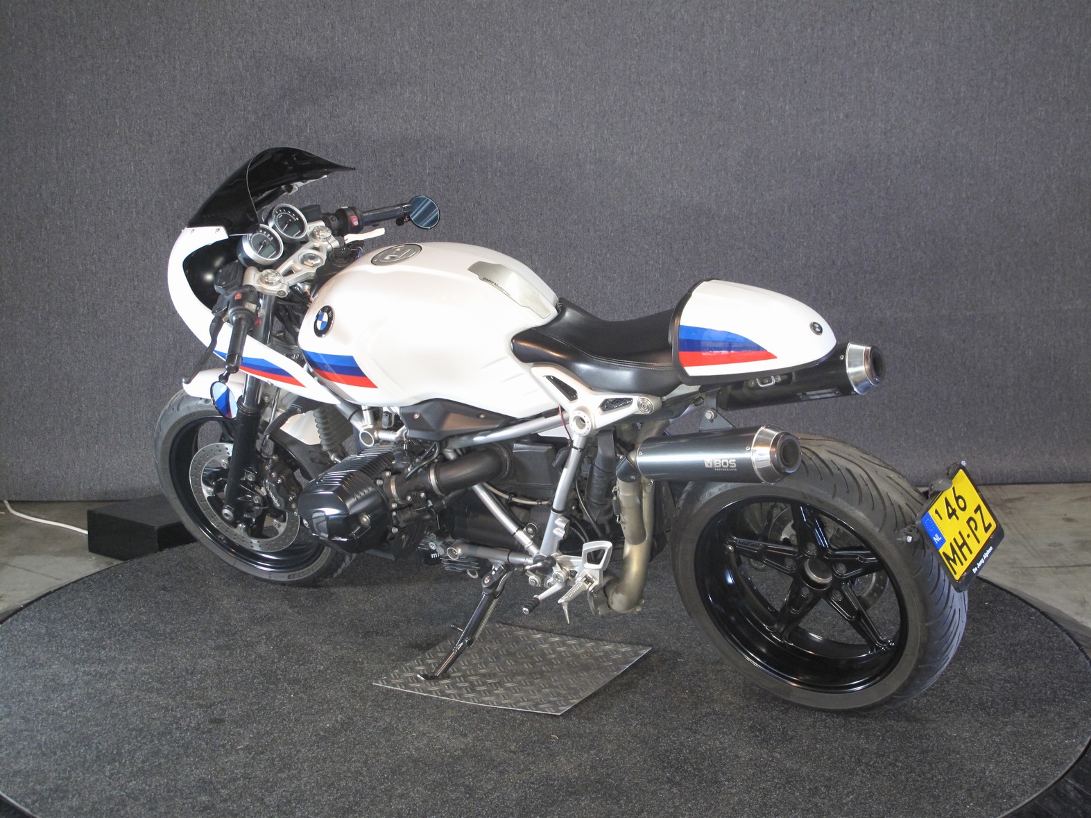 BMW - R Nine T Racer Zeer goed onder