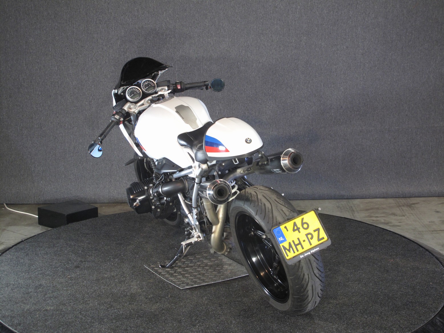 BMW - R Nine T Racer Zeer goed onder