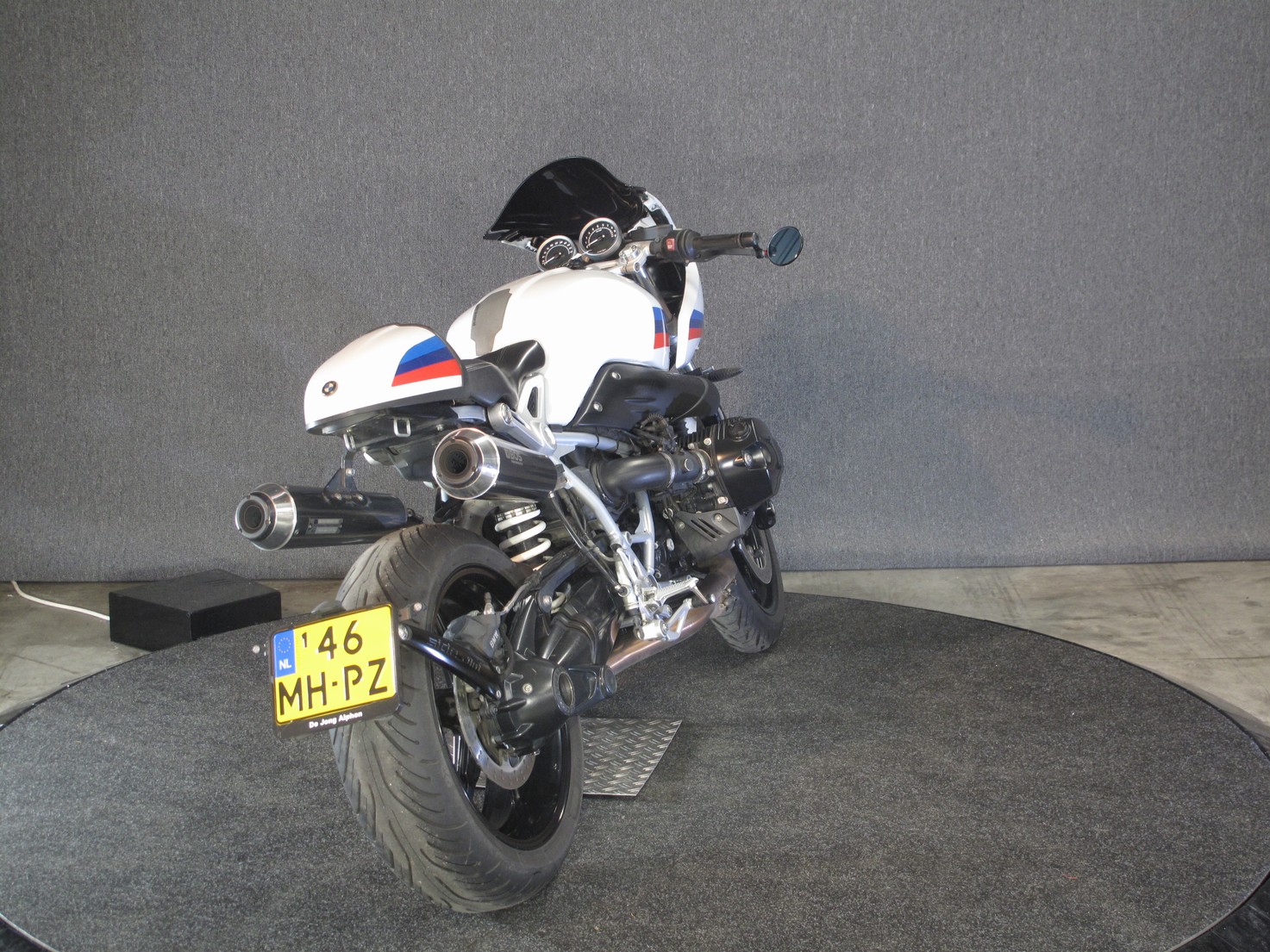 BMW - R Nine T Racer Zeer goed onder