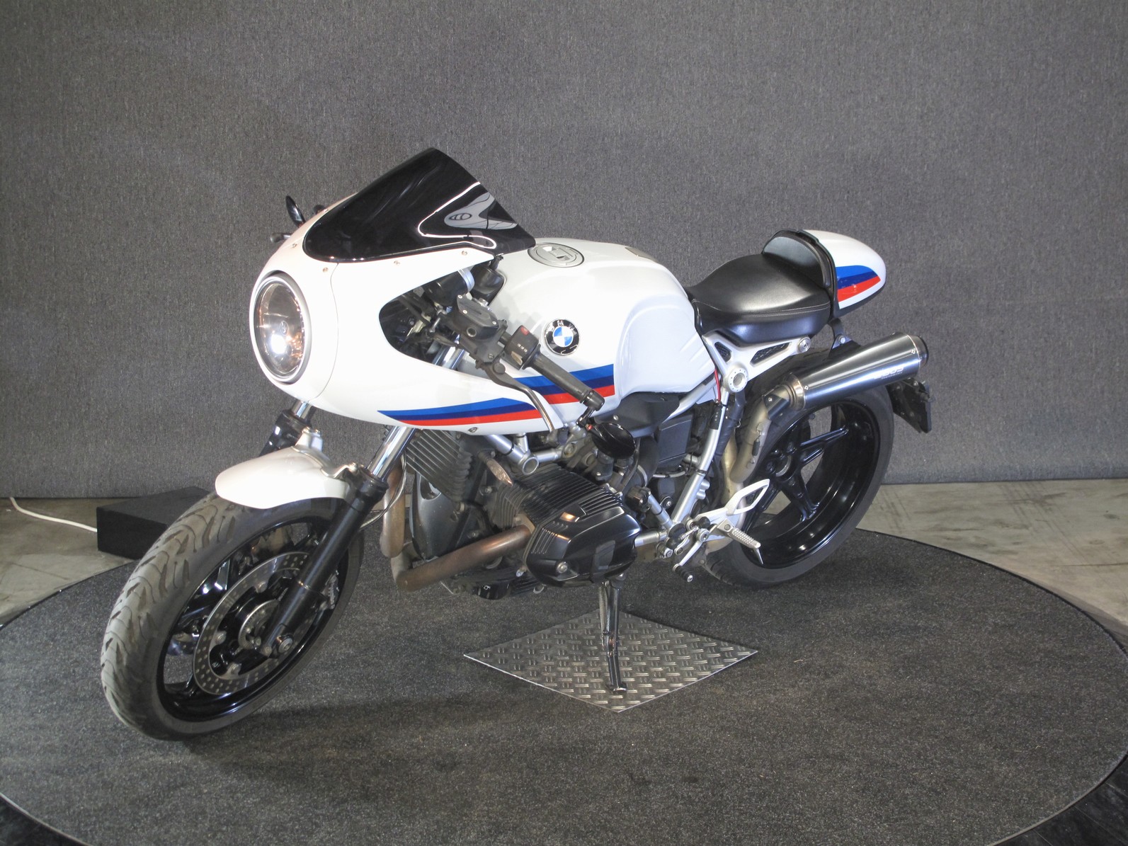BMW - R Nine T Racer Zeer goed onder