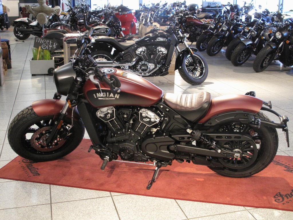 INDIAN - Scout Bobber Official Indian M