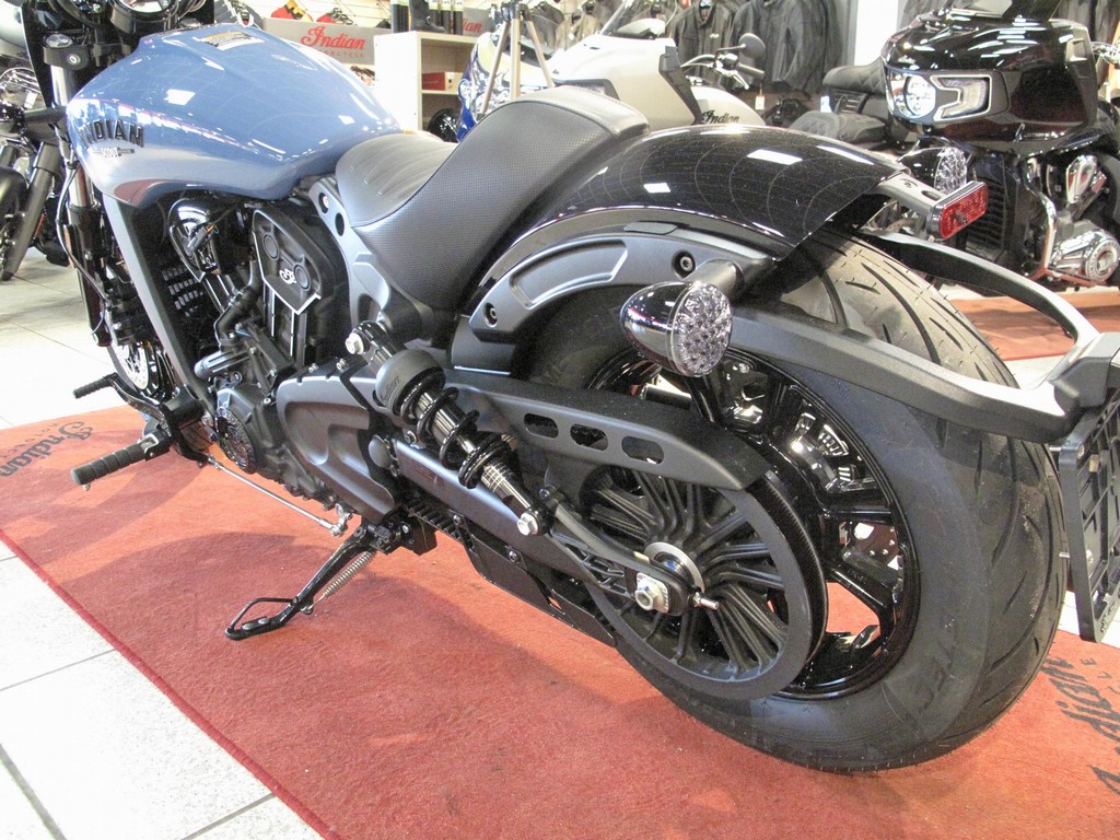 INDIAN Scout Rogue Official Indiasn M