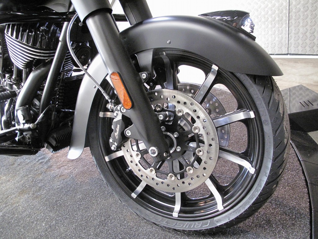 INDIAN - Chieftain Dark Horse Official