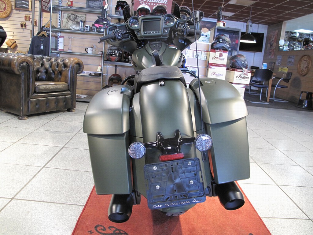 INDIAN - Chieftain Dark Horse Official