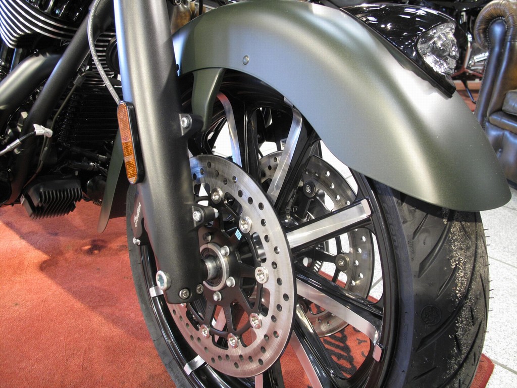 INDIAN - Chieftain Dark Horse Official