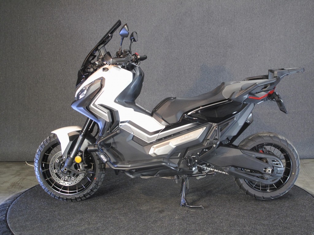 Review motor HONDA X ADV