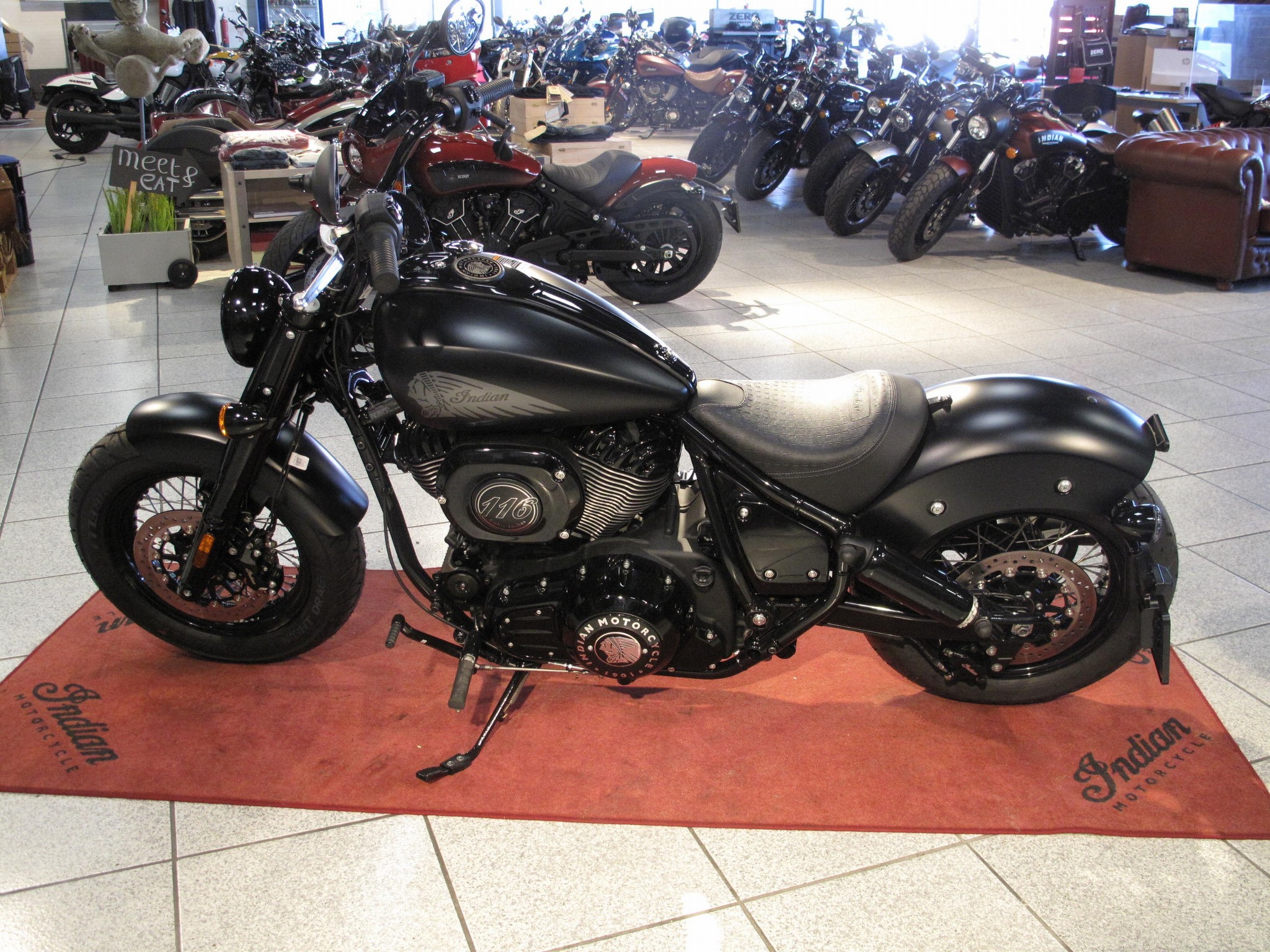 INDIAN - Chief Bobber Dark Horse Nieuw