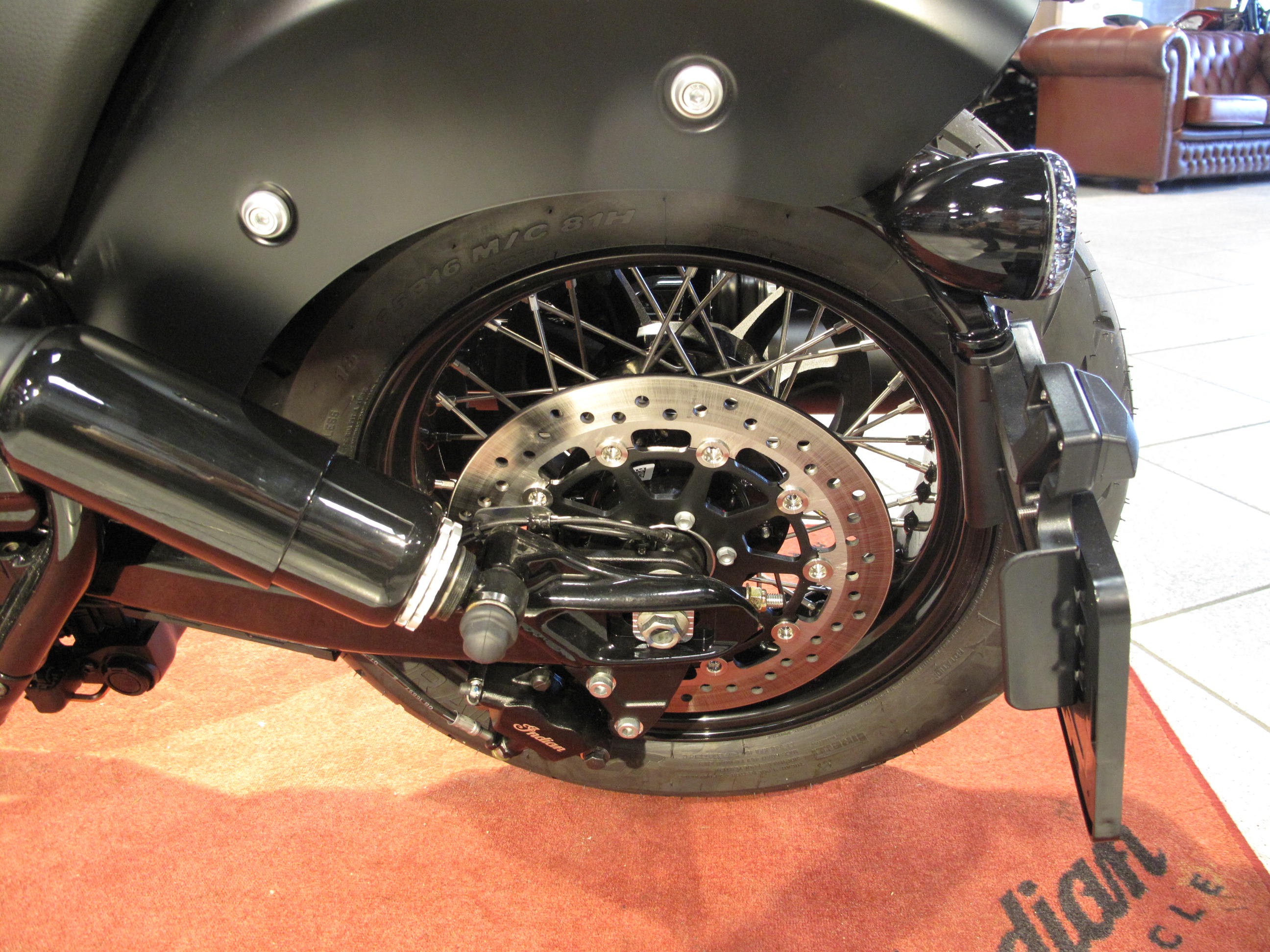 INDIAN - Chief Bobber Dark Horse Nieuw
