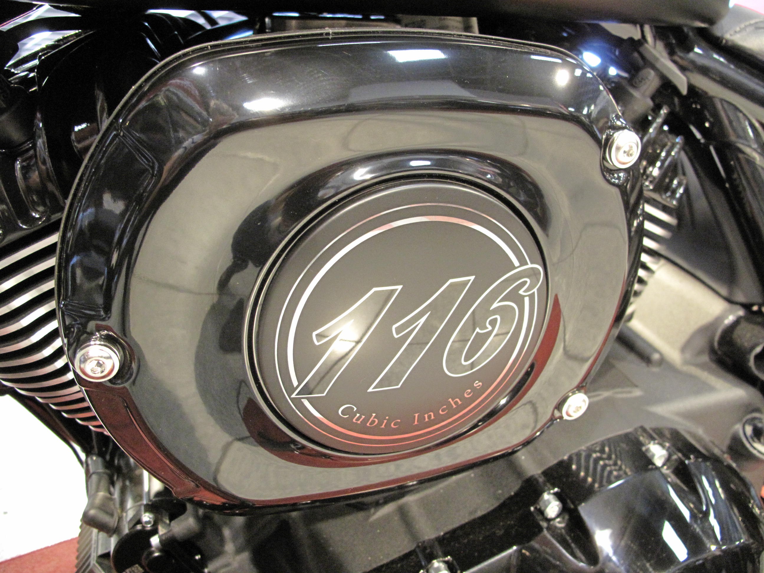 INDIAN - Chief Bobber Dark Horse Nieuw