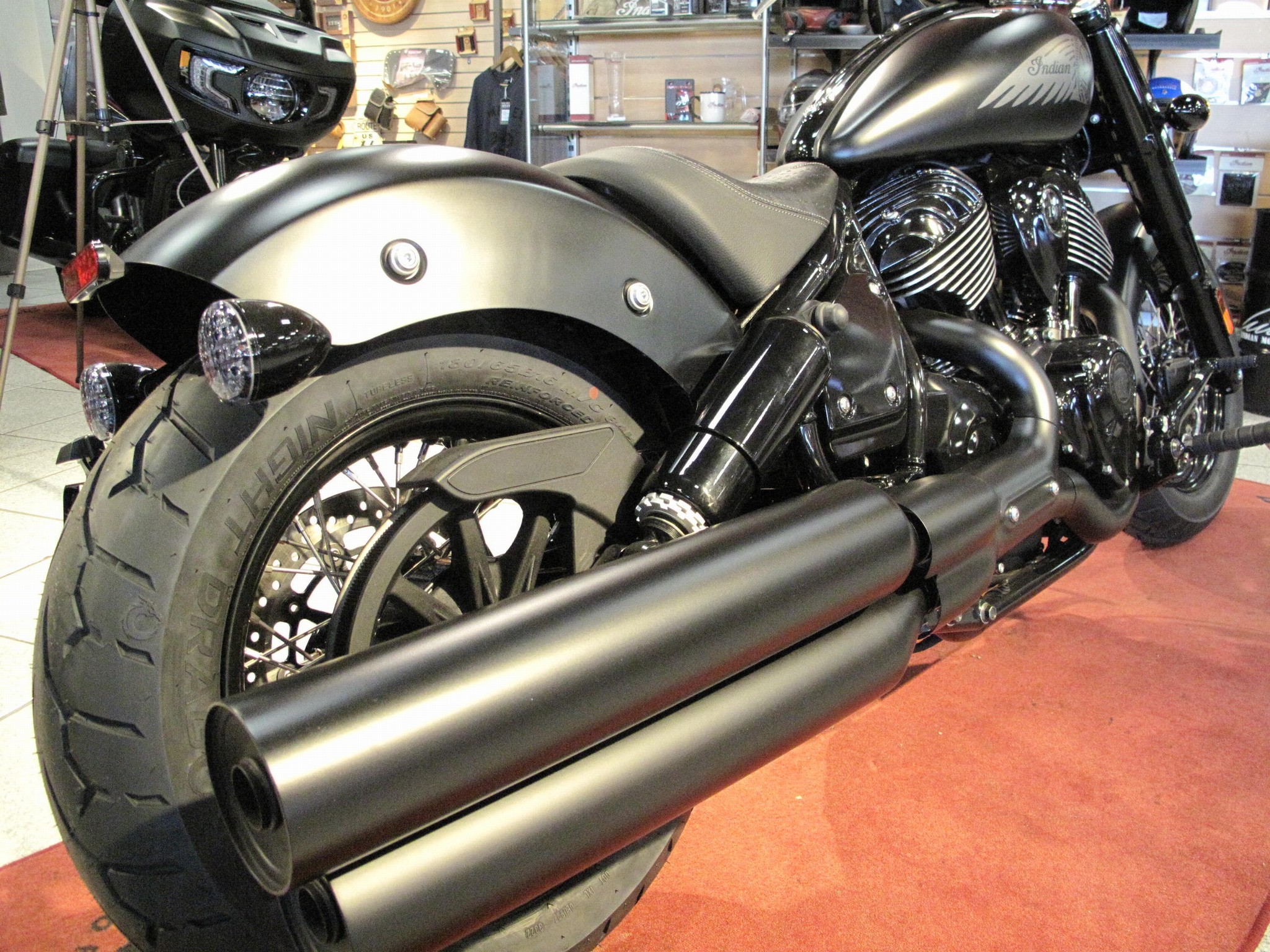 INDIAN - Chief Bobber Dark Horse Nieuw