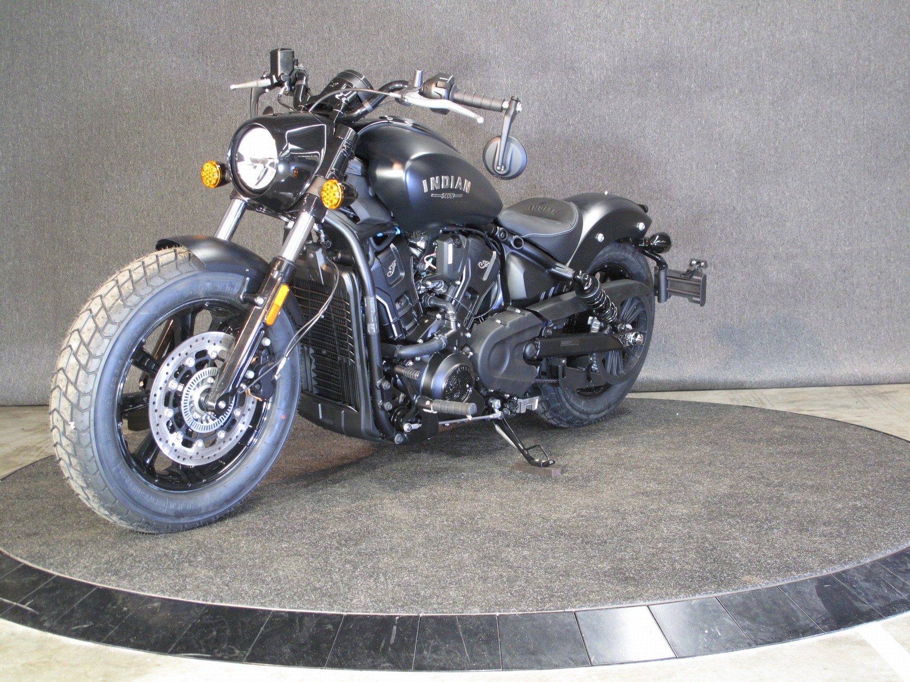 INDIAN - Scout Bobber Limited + Tech