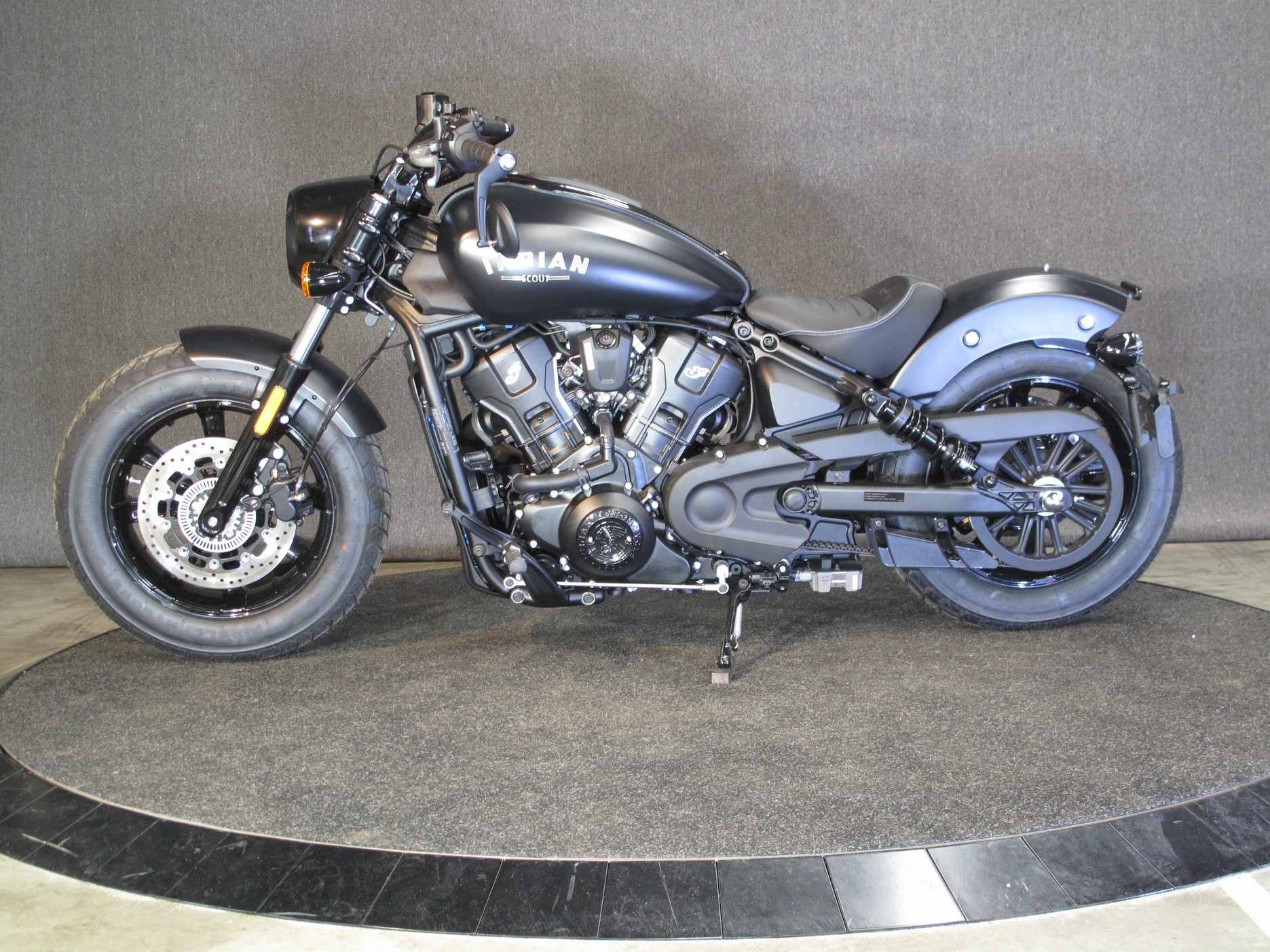 INDIAN - Scout Bobber Limited + Tech