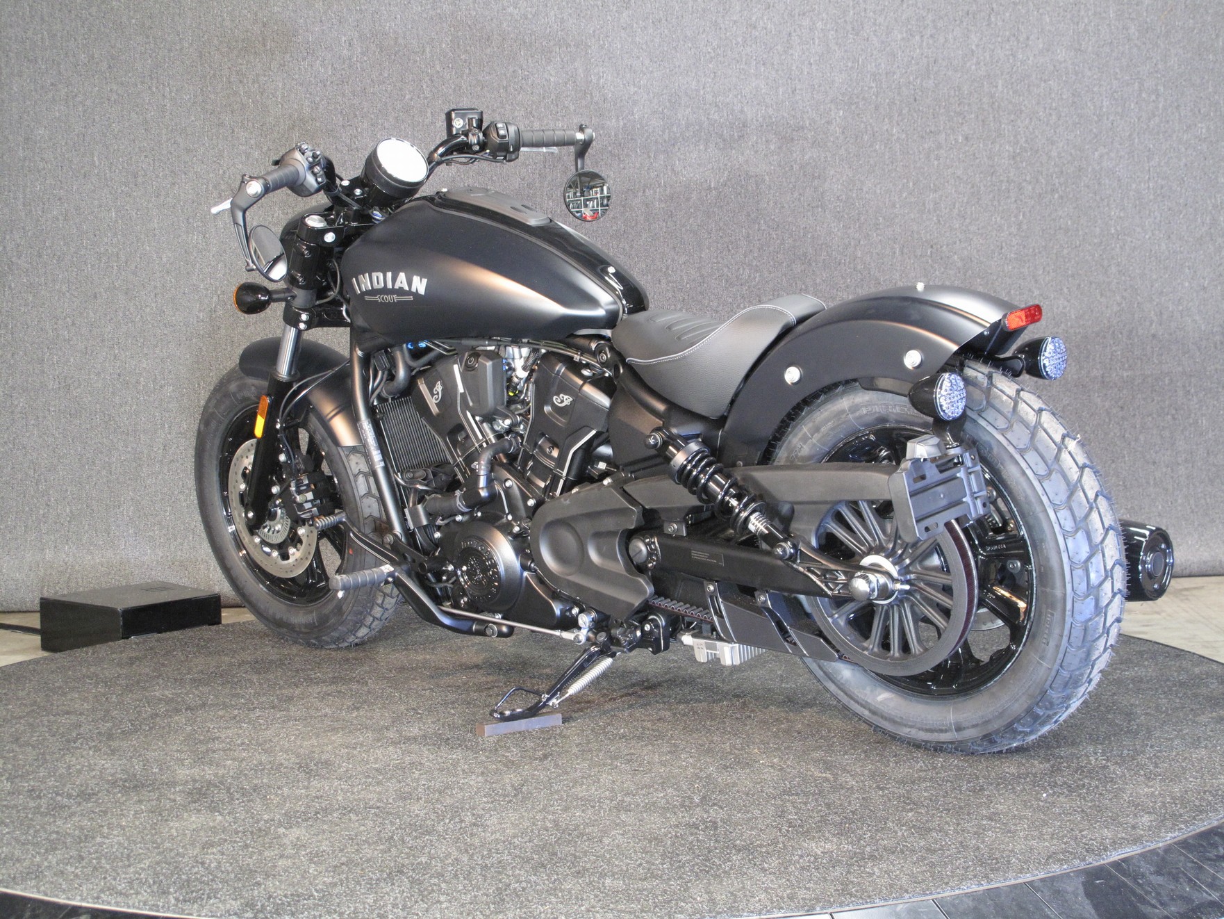 INDIAN - Scout Bobber Limited + Tech