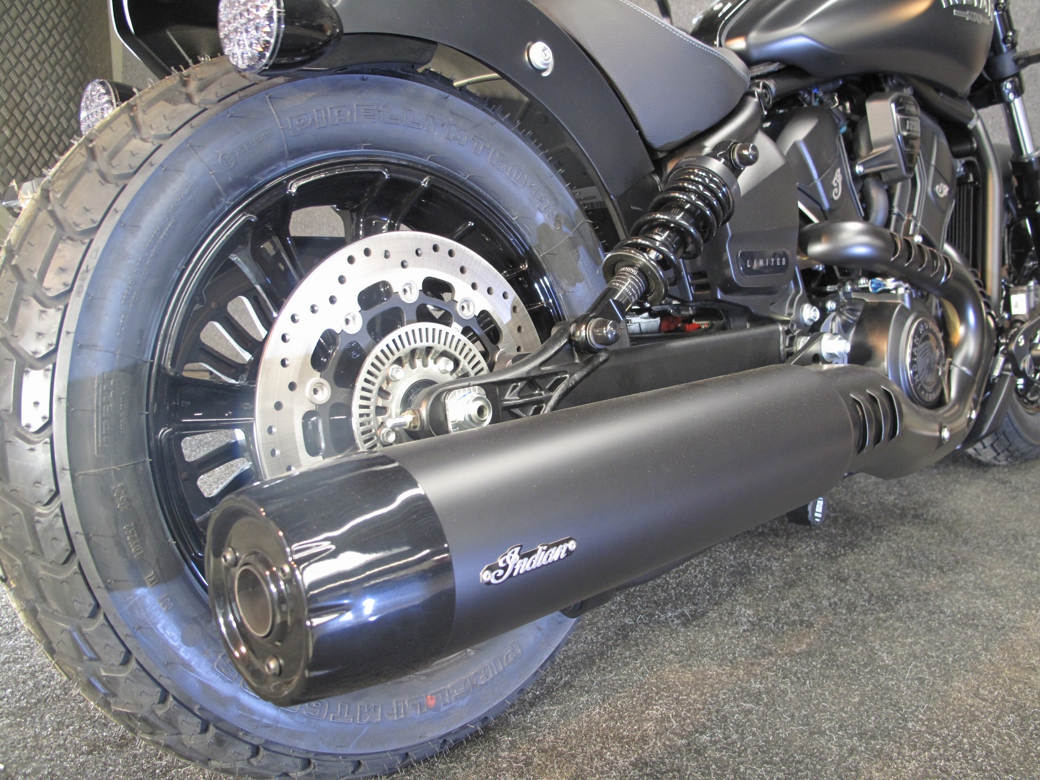 INDIAN - Scout Bobber Limited + Tech