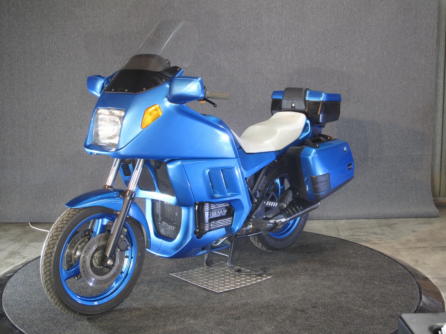 BMW - K75RT Net binnen!!