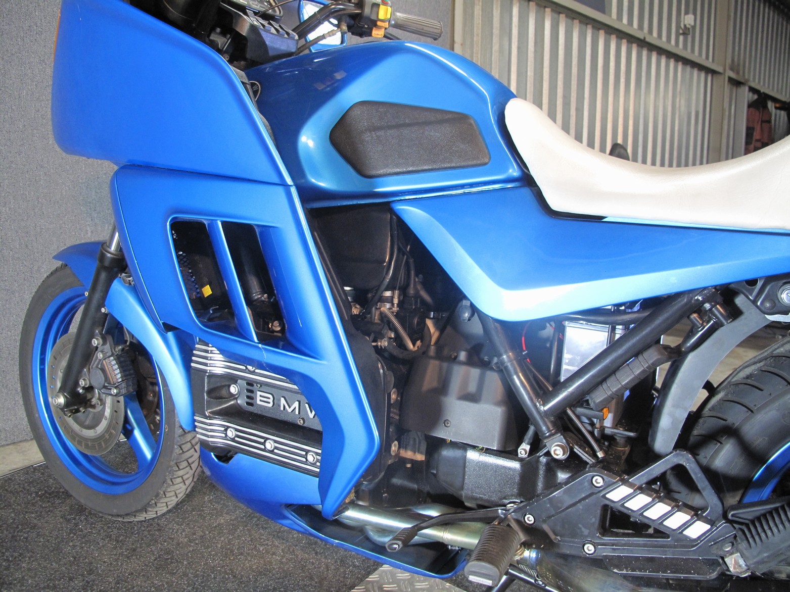BMW - K75RT Net binnen!!