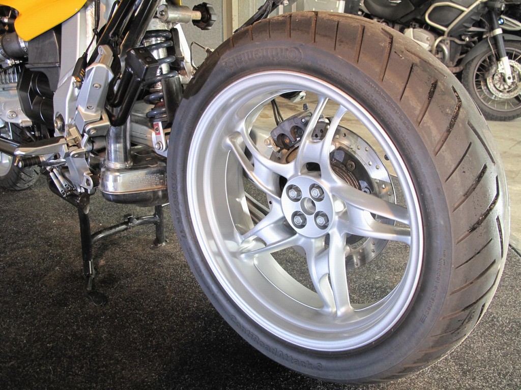 BMW - R1100S