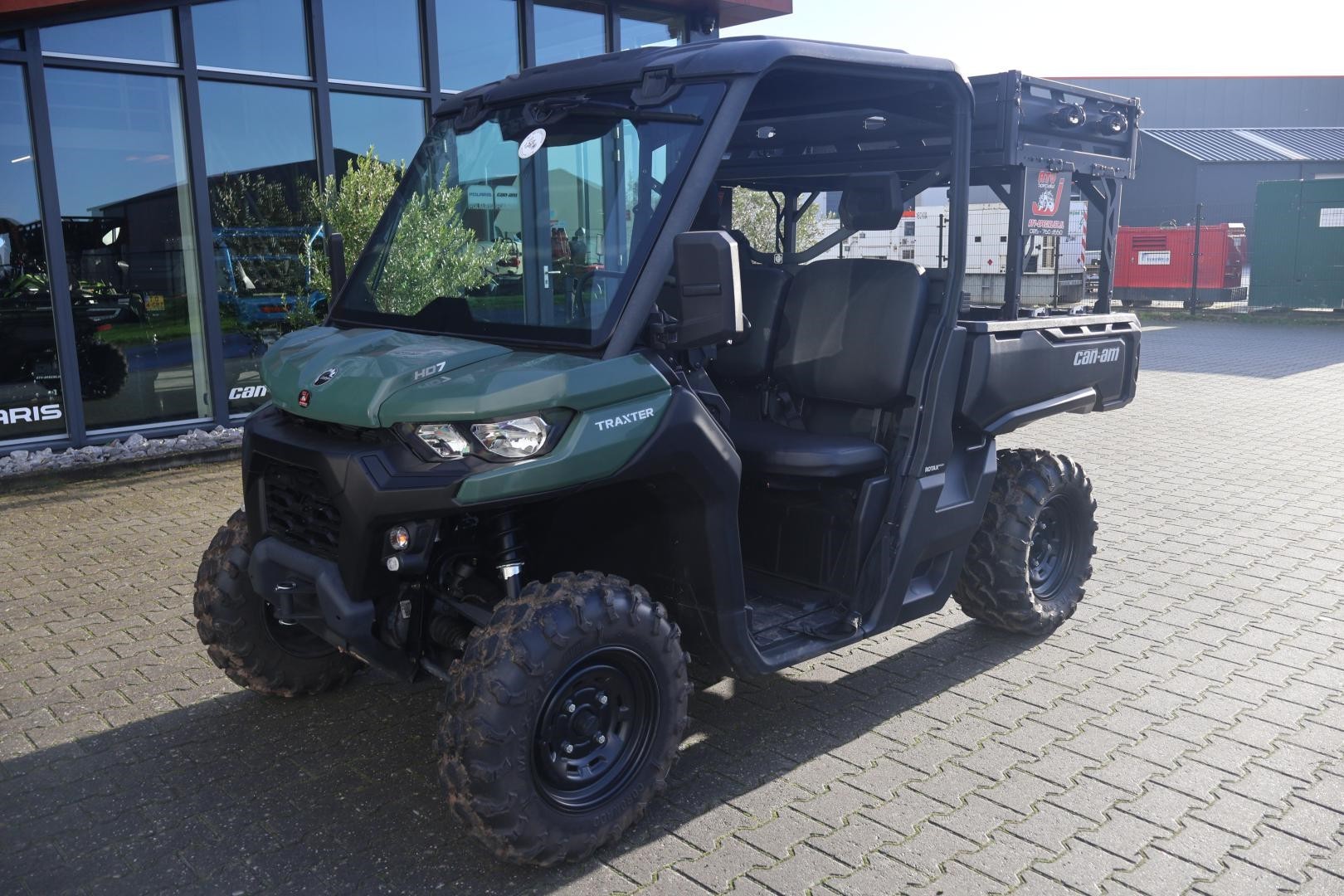 CAN-AM - Traxter HD7 DEMO SSV Traxter m