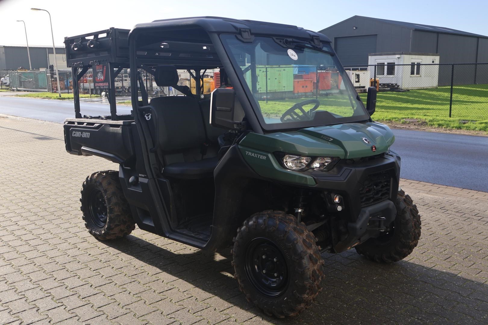 CAN-AM - Traxter HD7 DEMO SSV Traxter m