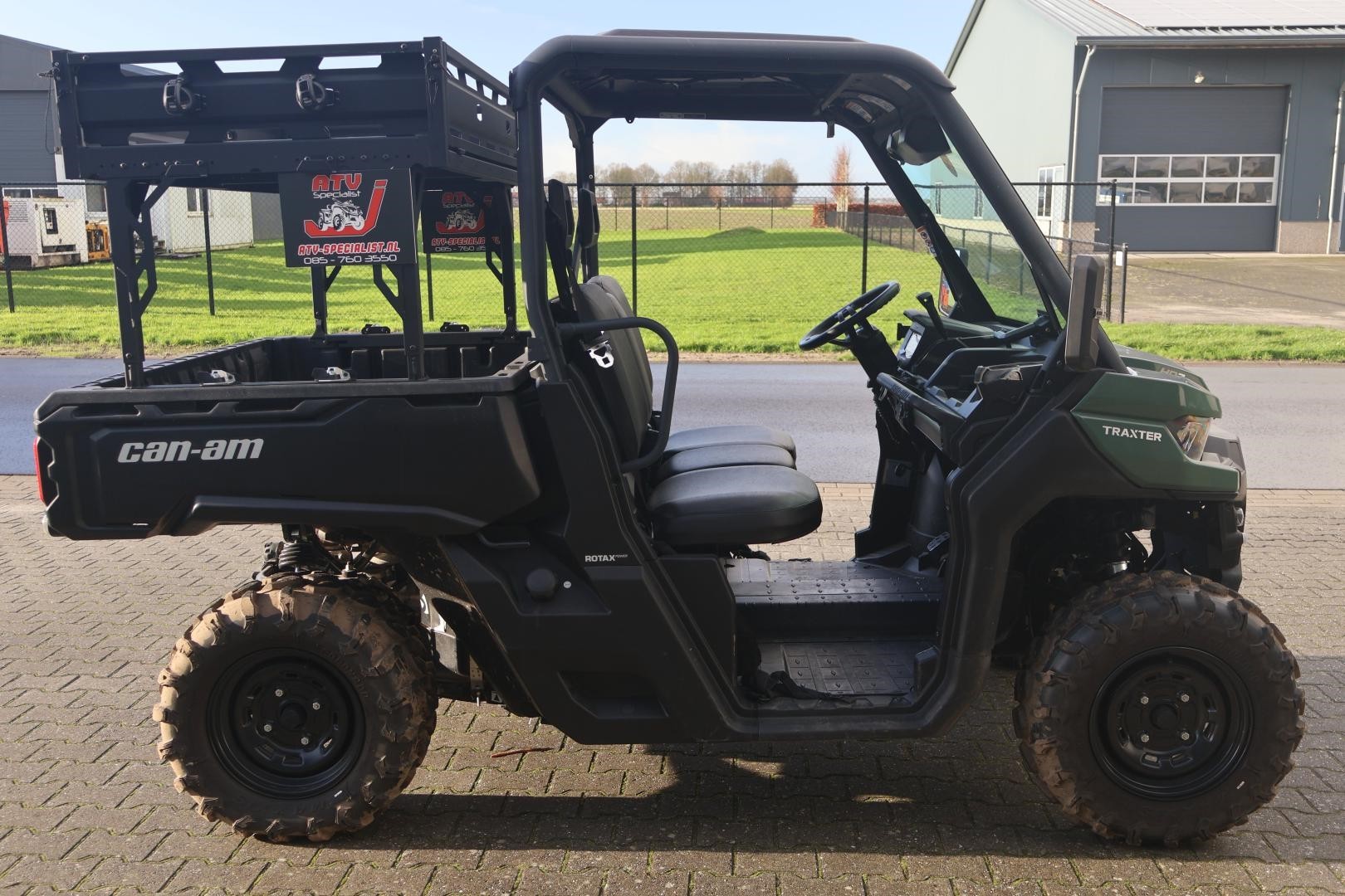 CAN-AM - Traxter HD7 DEMO SSV Traxter m