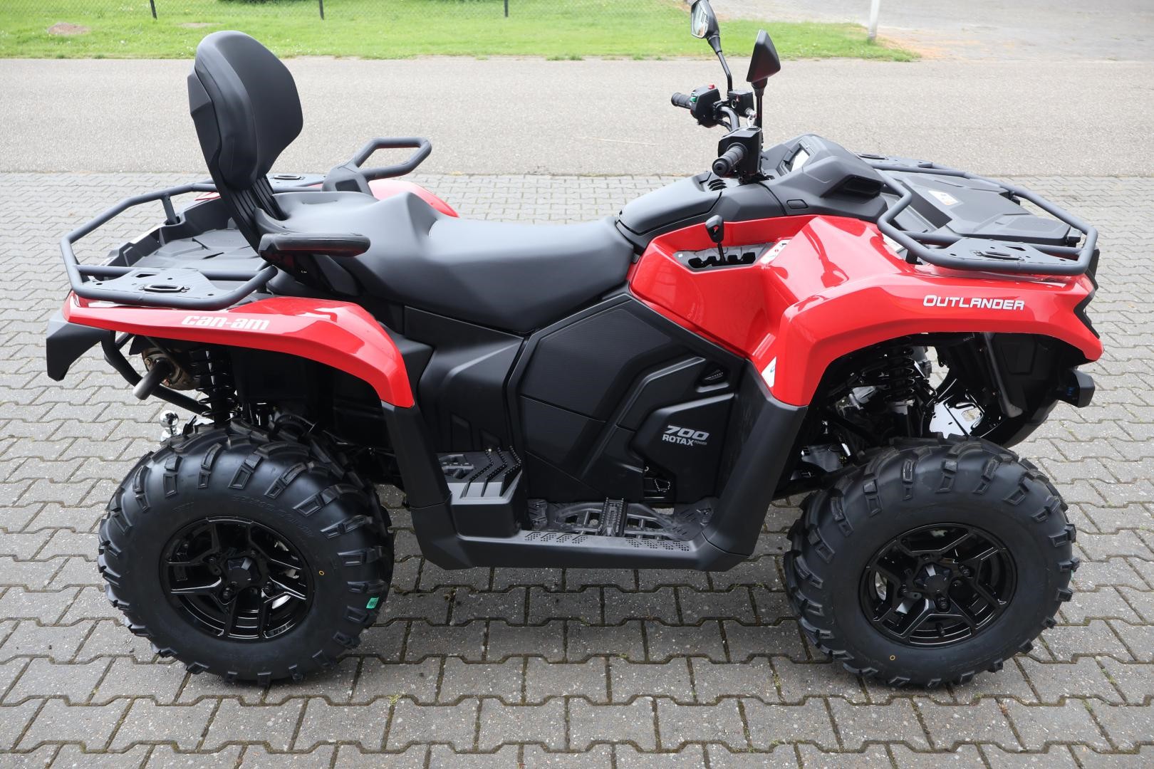 CAN-AM - Outlander MAX DPS 700 Met T ke
