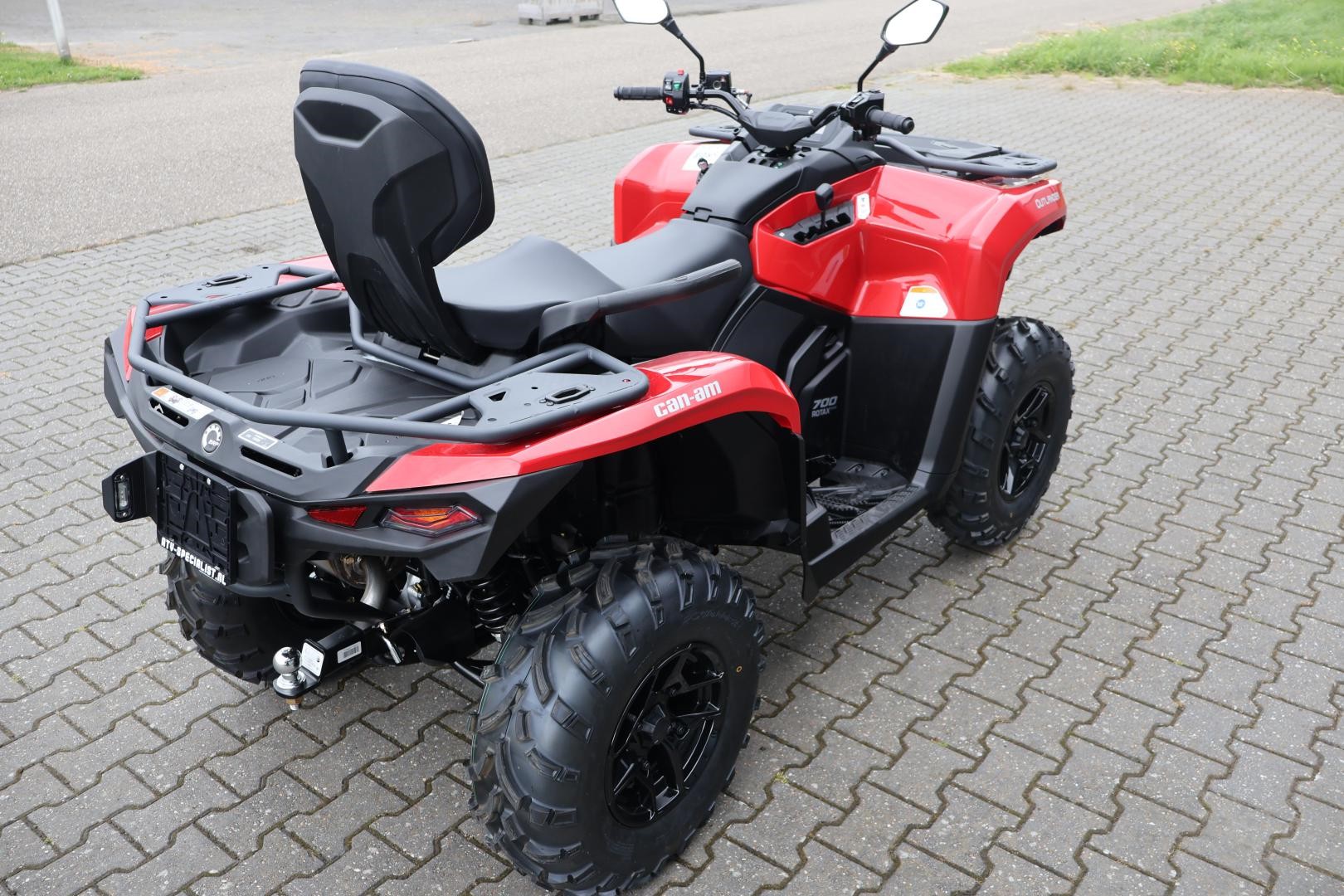 CAN-AM - Outlander MAX DPS 700 Met T ke