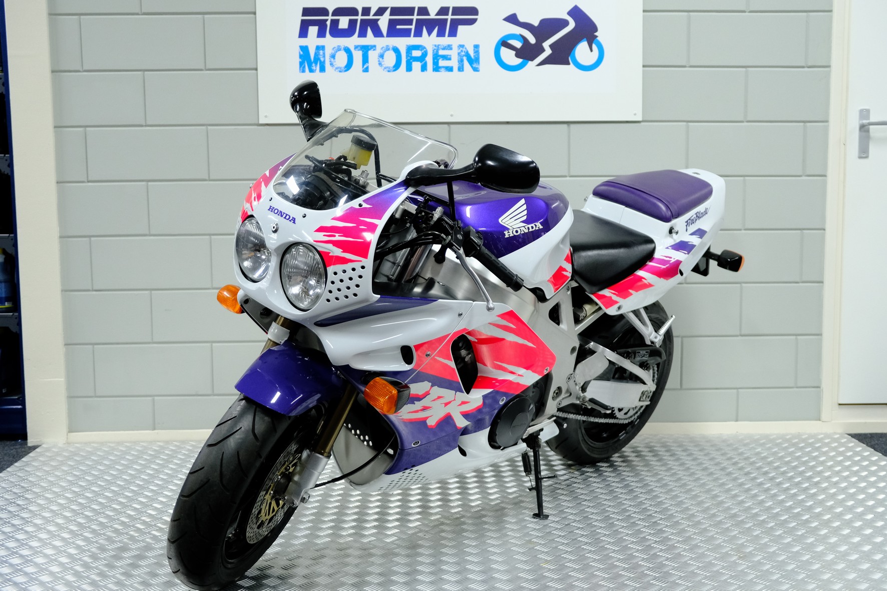 HONDA - CBR 900 RR
