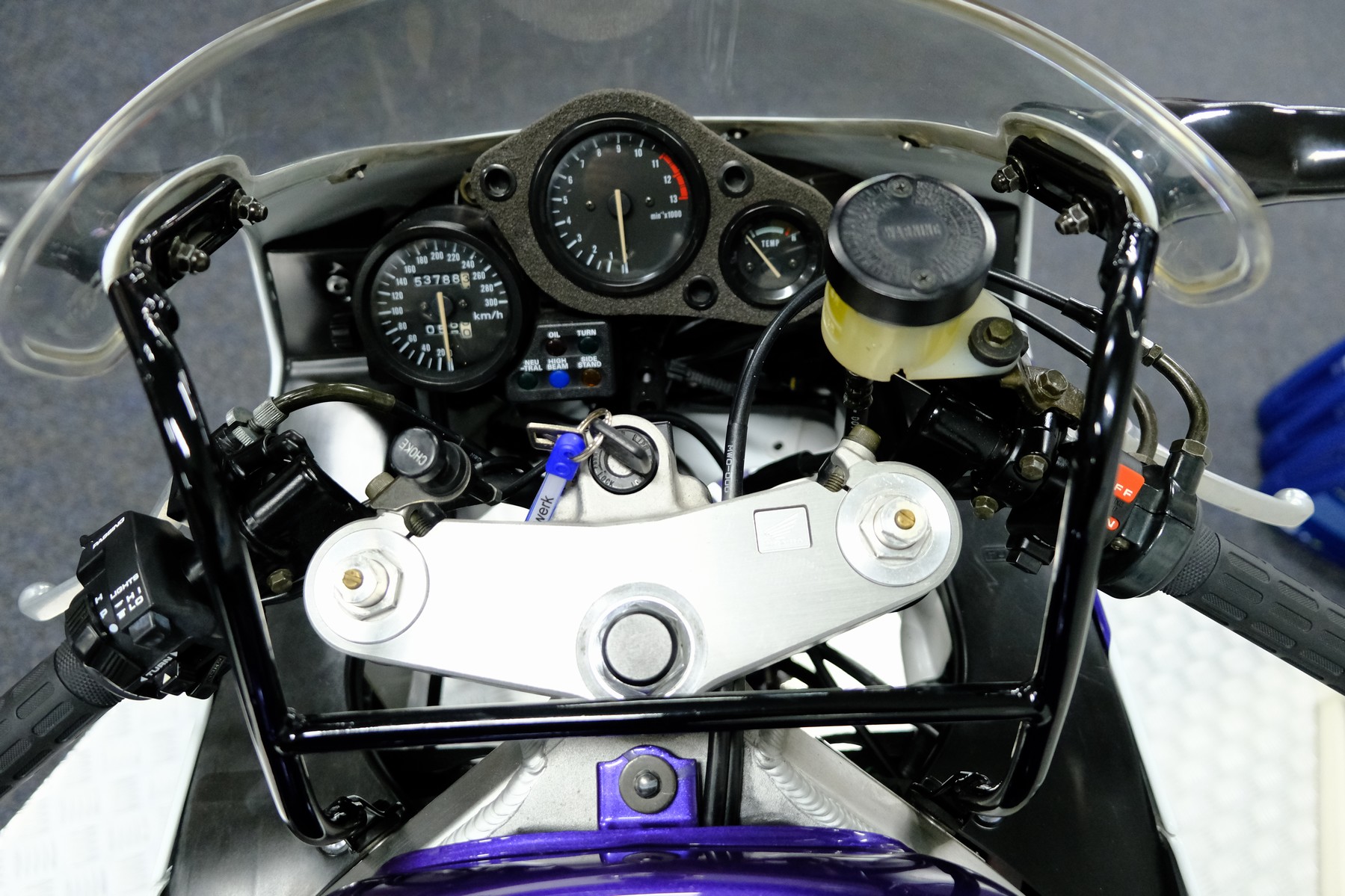 HONDA - CBR 900 RR