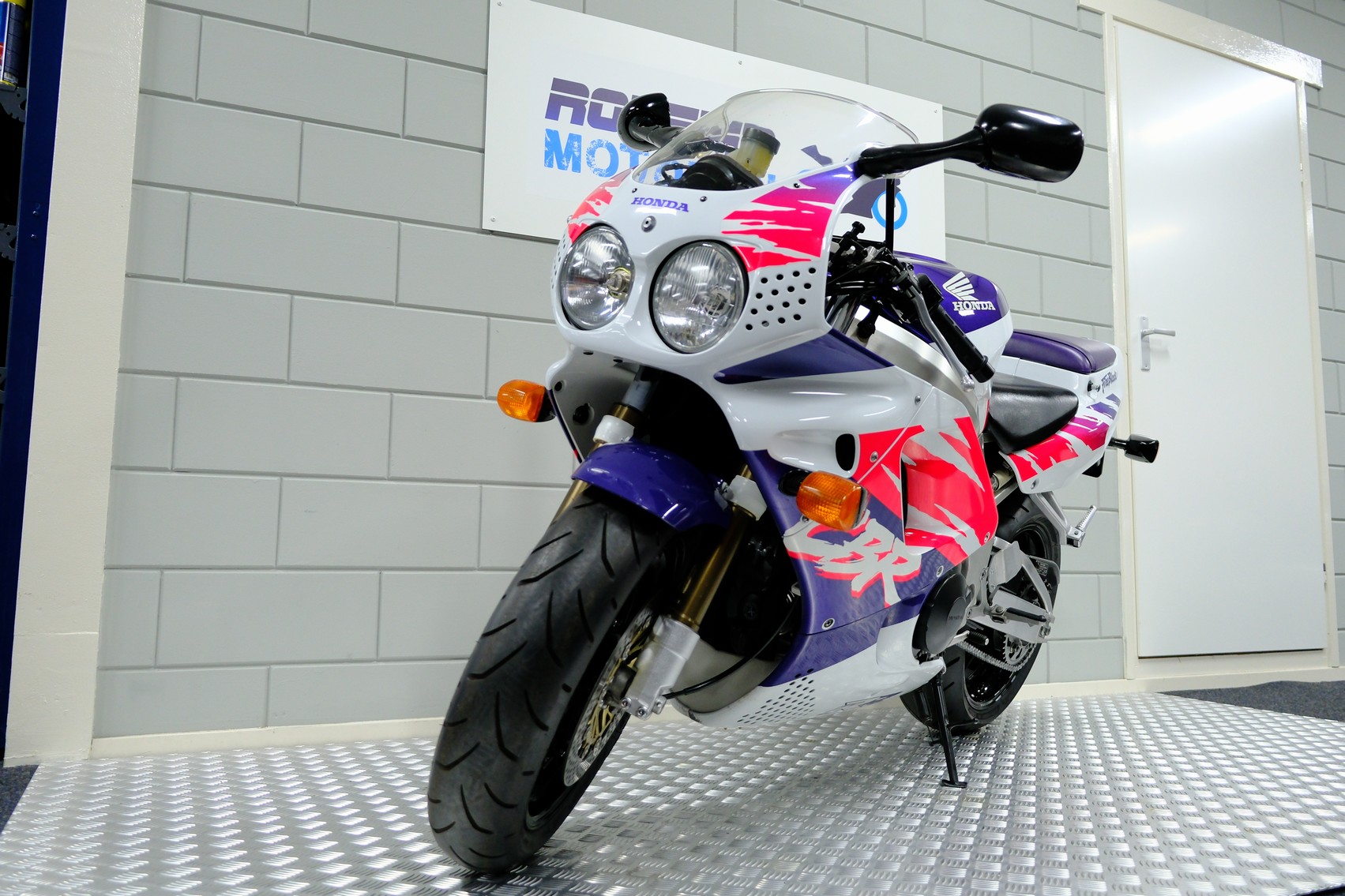 HONDA - CBR 900 RR