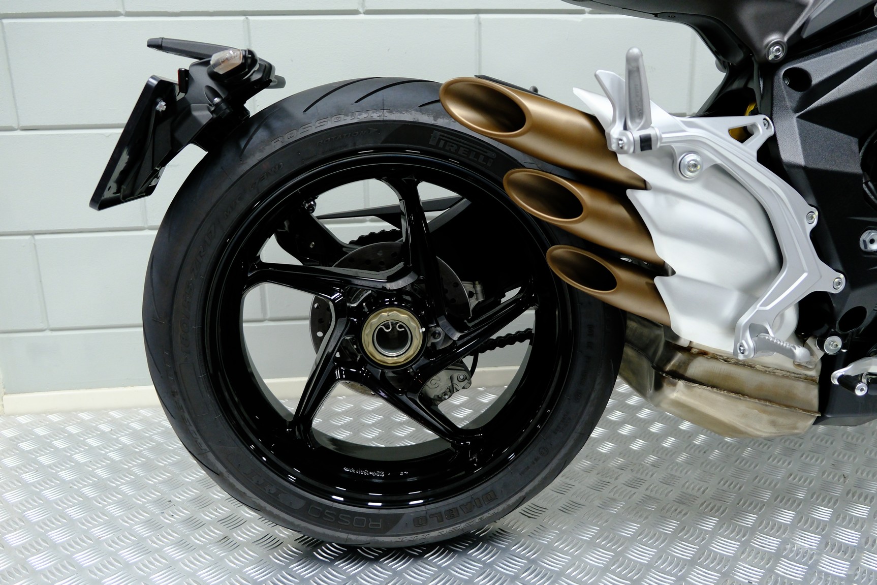 MV AGUSTA - BRUTALE 800 ROSSO