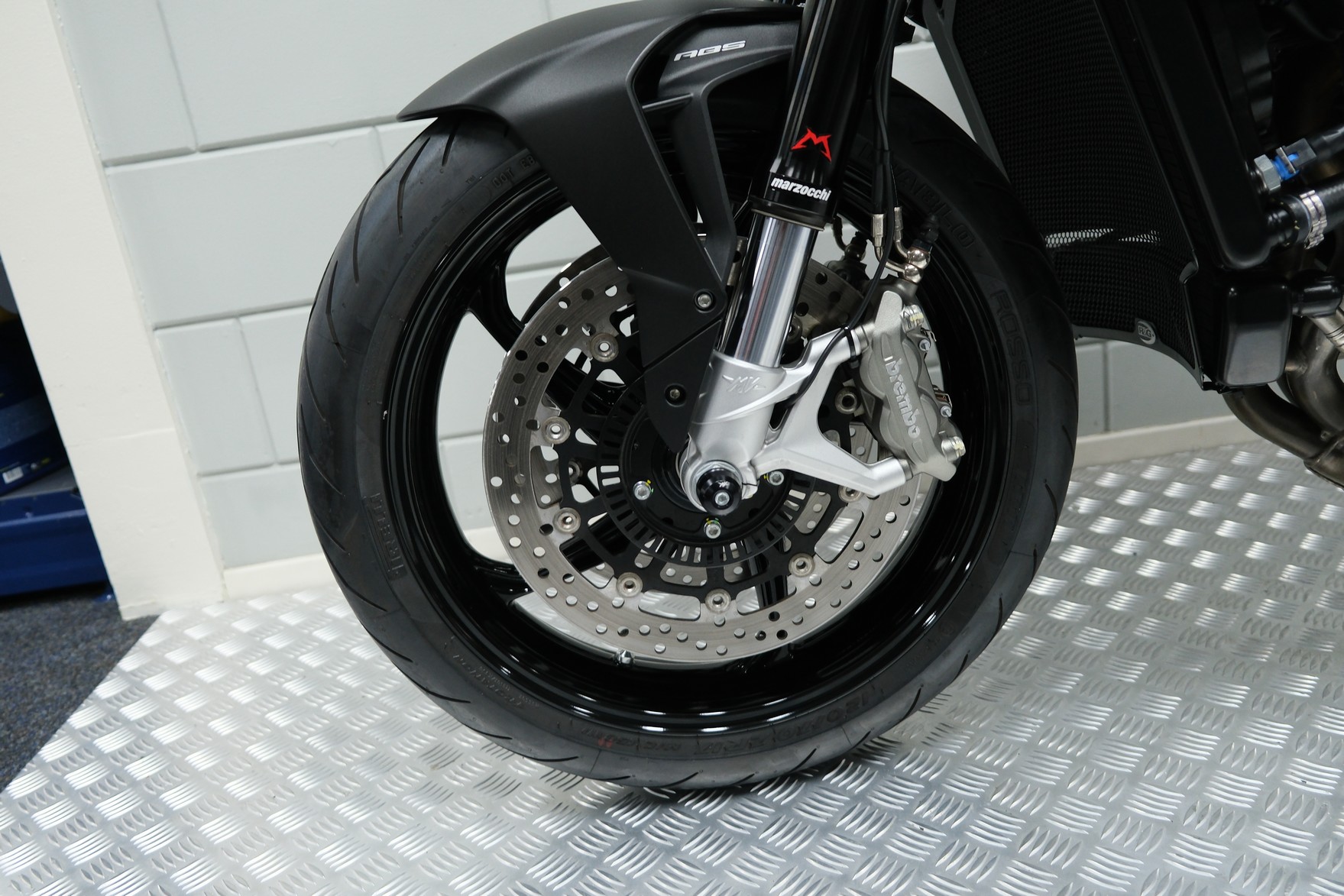 MV AGUSTA - BRUTALE 800 ROSSO